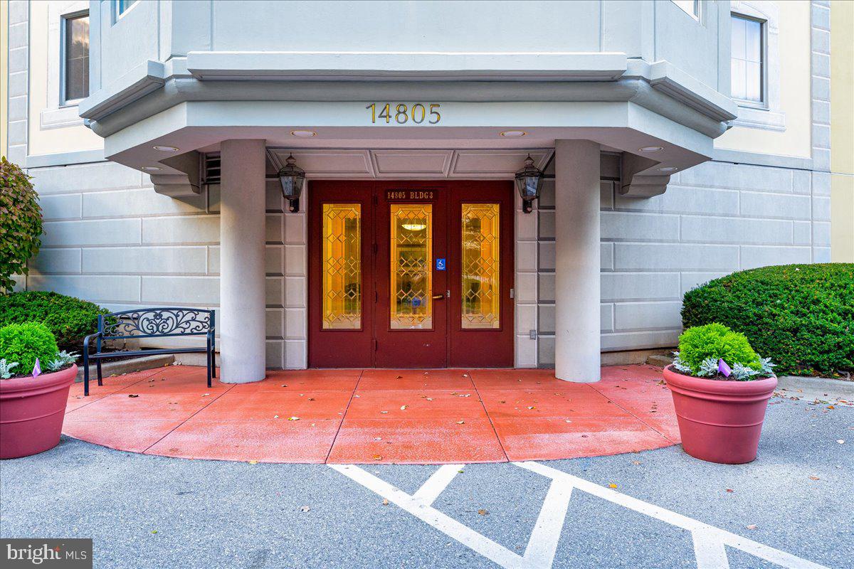 LEISURE WORLD - Residential