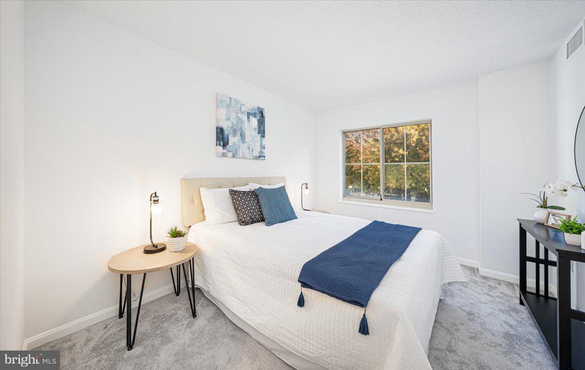 LEISURE WORLD - Residential