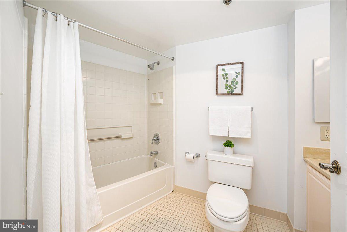 LEISURE WORLD - Residential