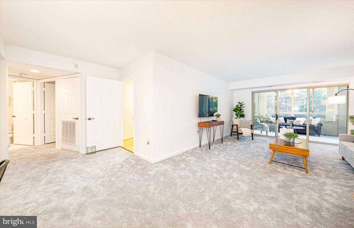 LEISURE WORLD - Residential