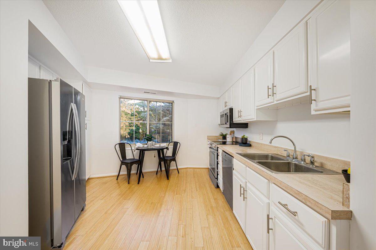 LEISURE WORLD - Residential