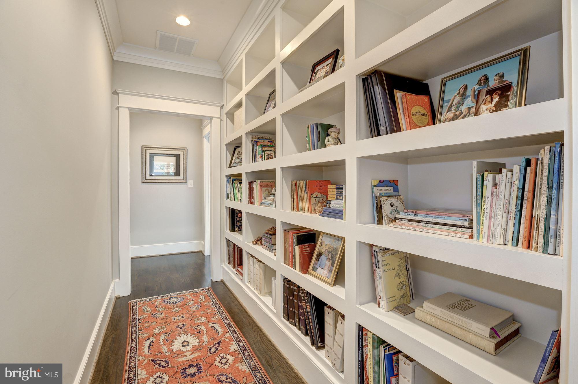 WESTBRIAR COUNTRY CLUB ESTATES - Residential