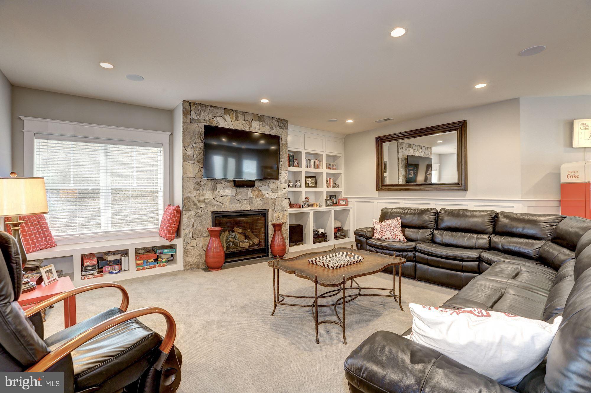 WESTBRIAR COUNTRY CLUB ESTATES - Residential