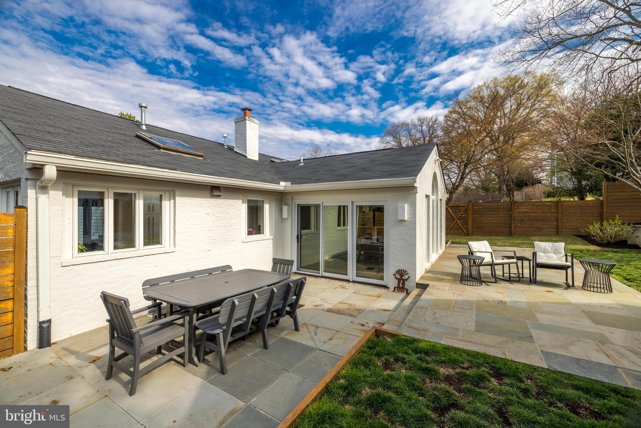 DOVER BALMORAL RIVERWOOD - Residential