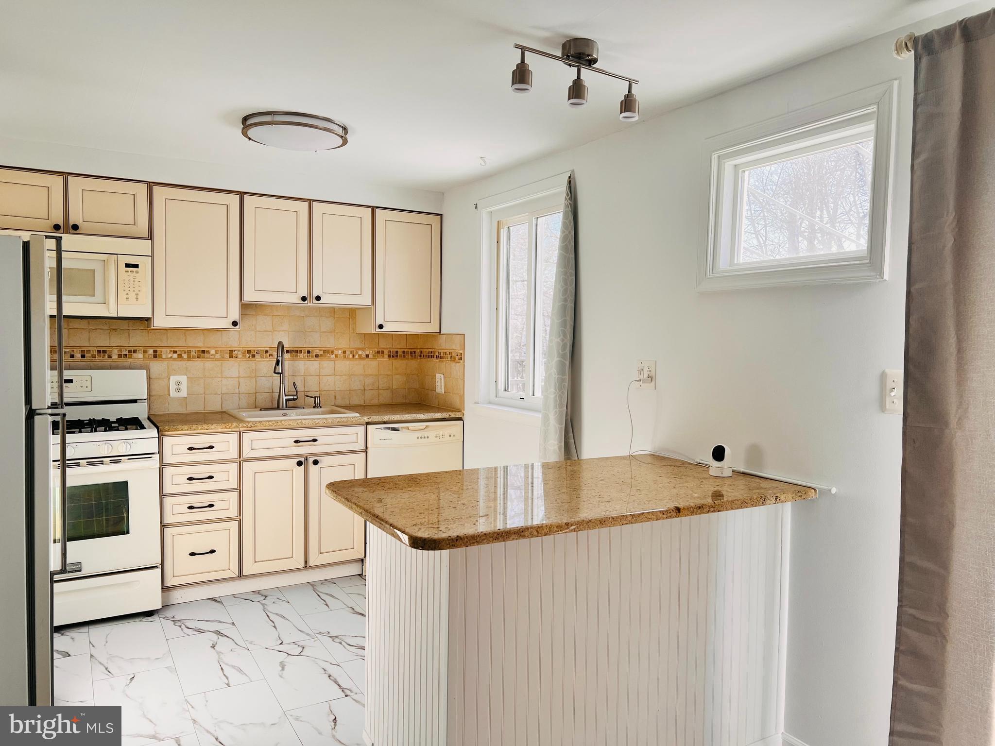 4320 GREENMOUNT ROAD