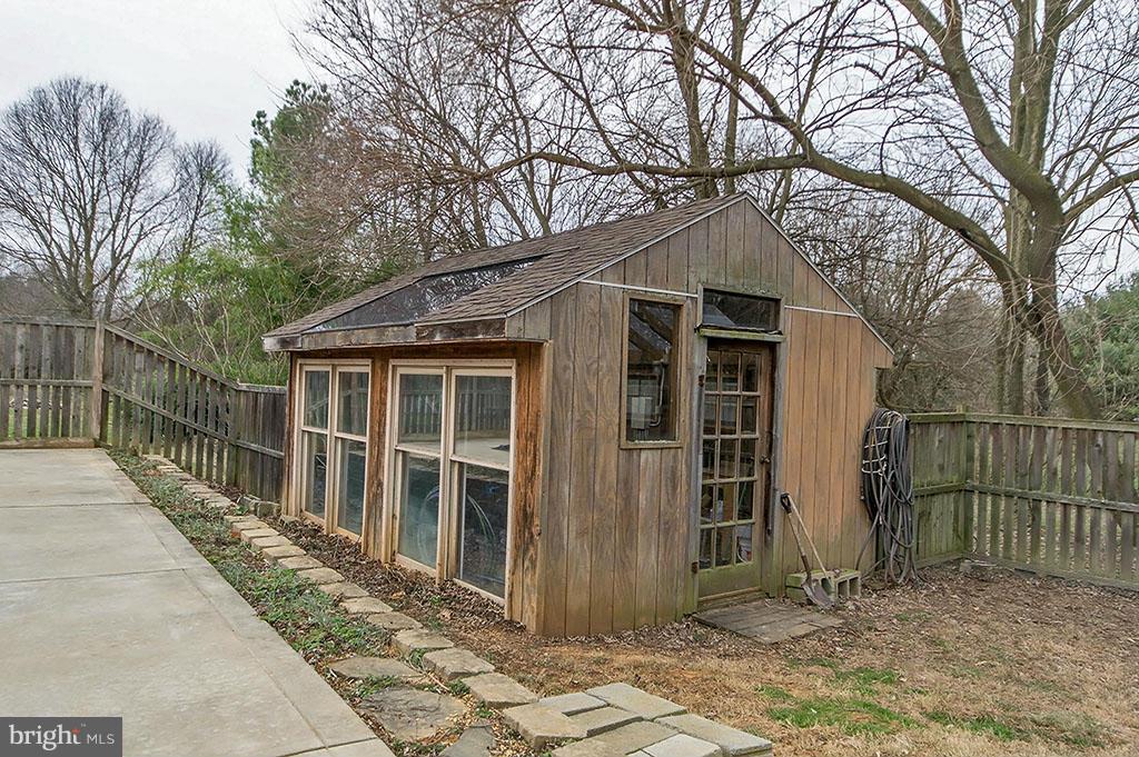 DOGWOOD MANOR - Residential