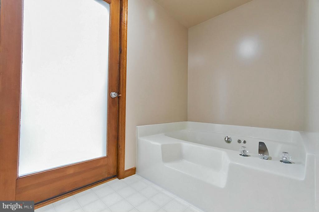 DOGWOOD MANOR - Residential