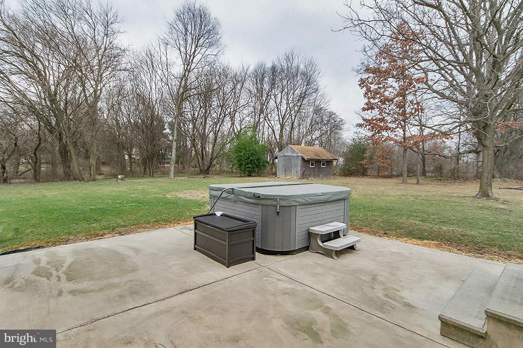 DOGWOOD MANOR - Residential