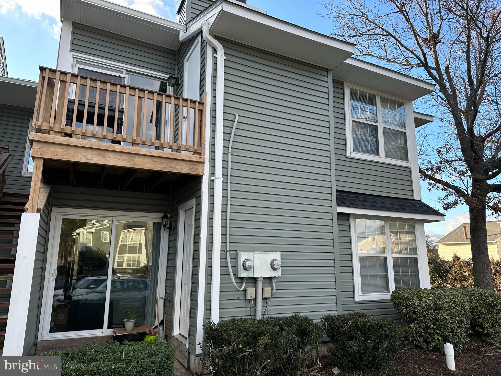 CLUSTERS AT WOODLAWN - Residential Lease