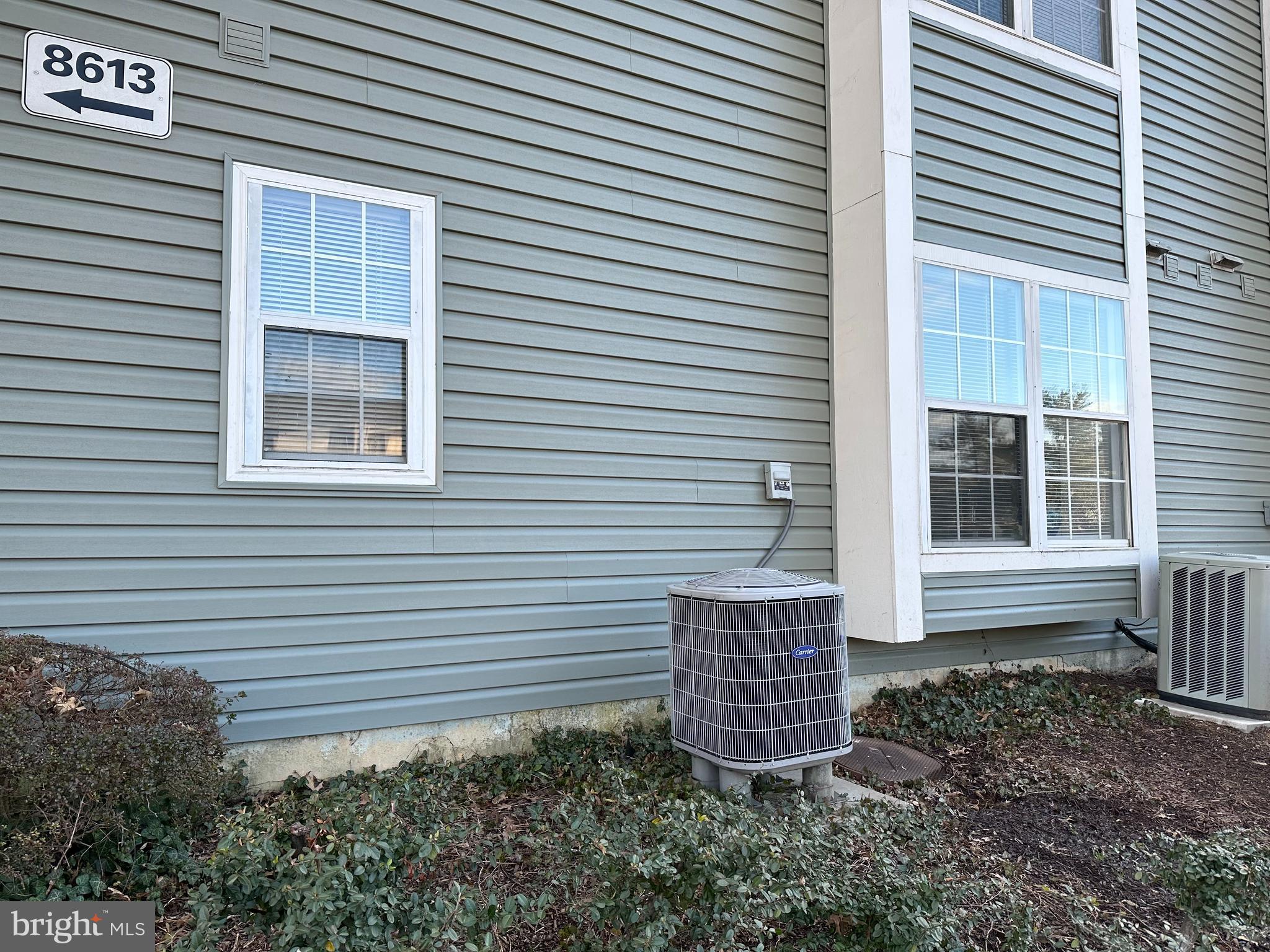 CLUSTERS AT WOODLAWN - Residential Lease