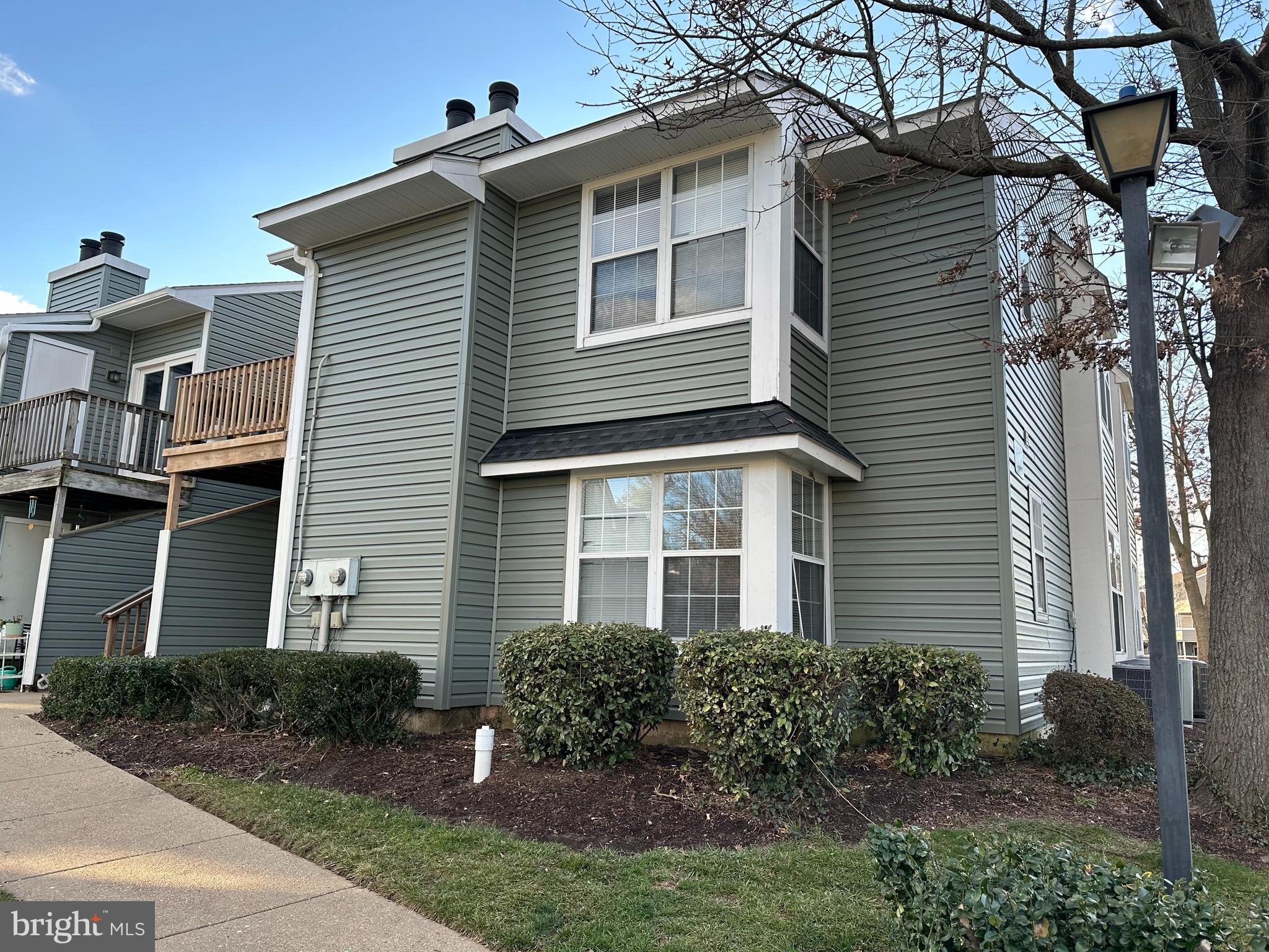 CLUSTERS AT WOODLAWN - Residential Lease