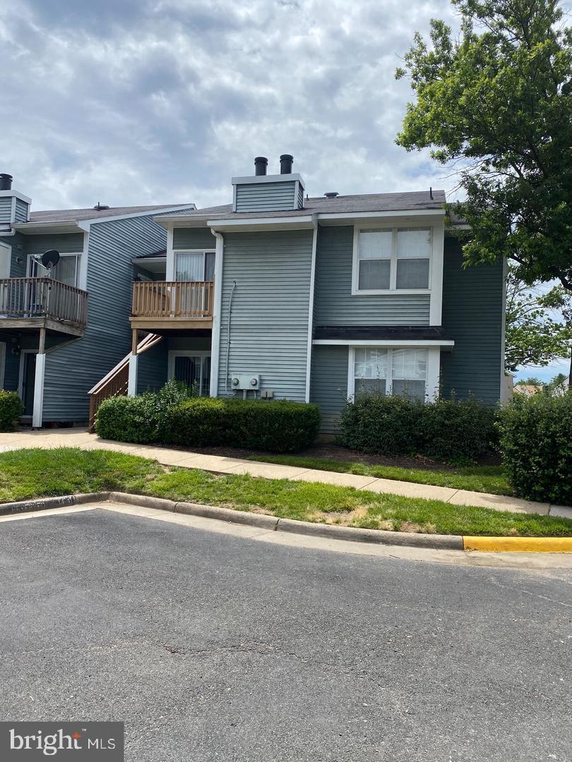 CLUSTERS AT WOODLAWN - Residential Lease