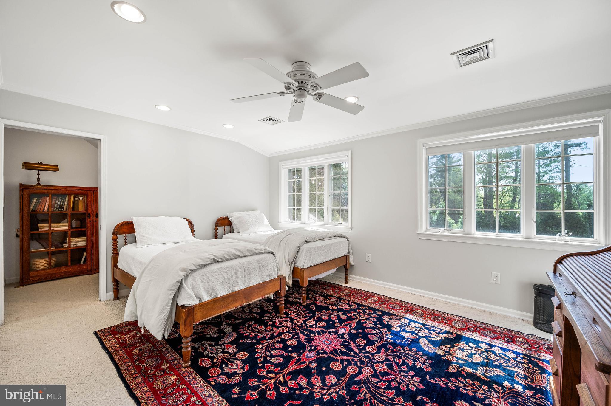 CHESTNUT HILL - Residential