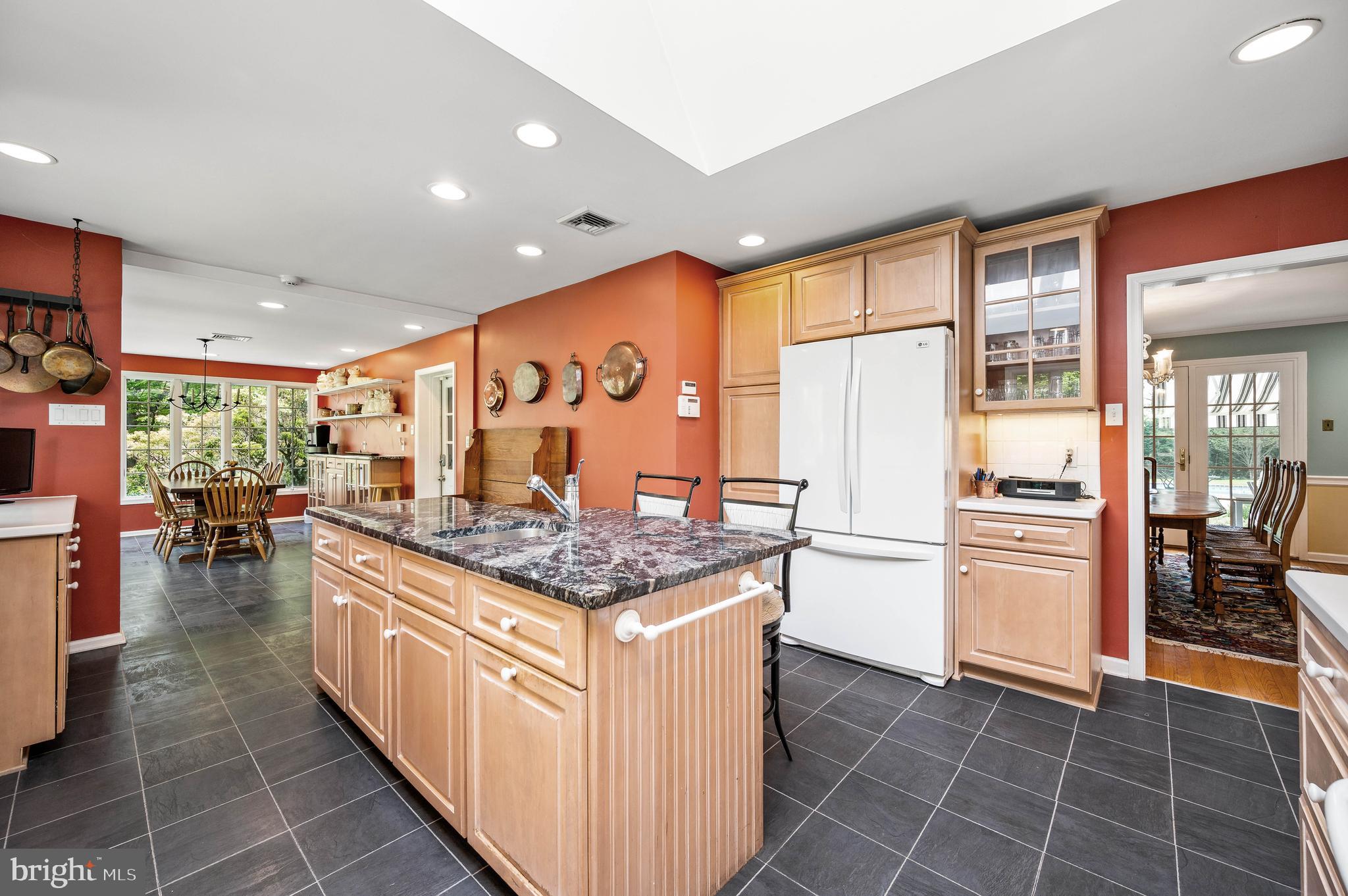 CHESTNUT HILL - Residential