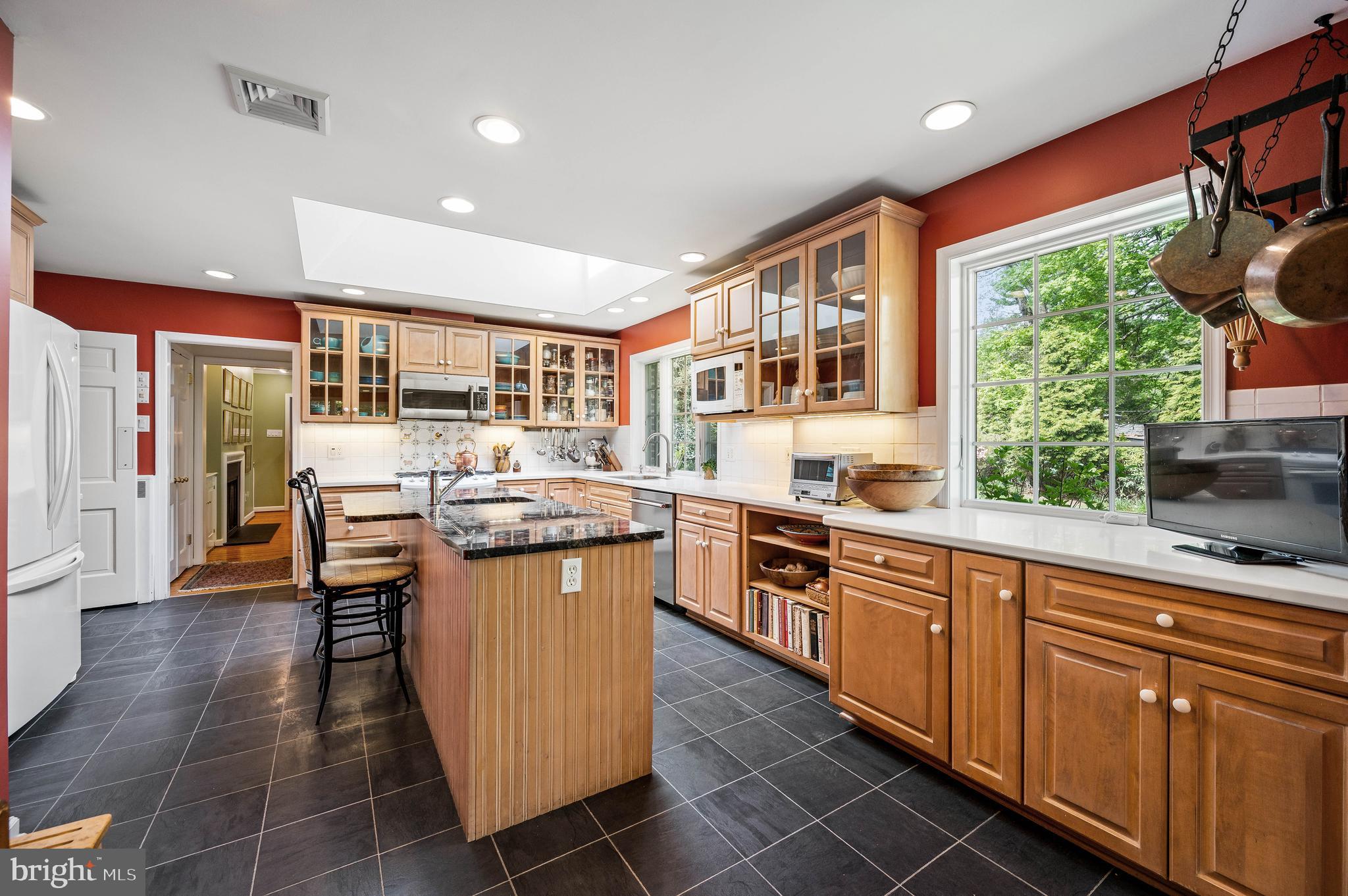 CHESTNUT HILL - Residential