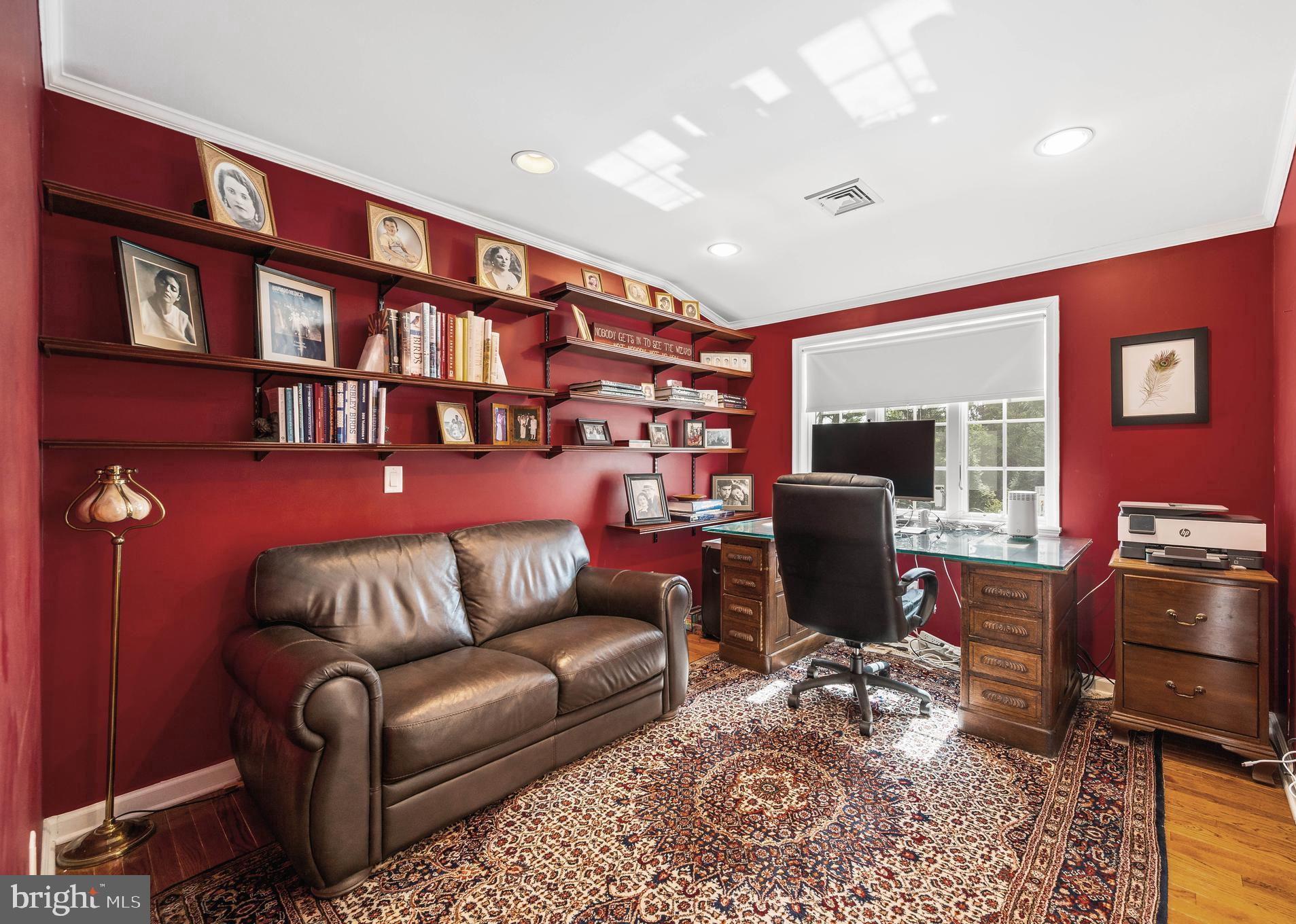 CHESTNUT HILL - Residential