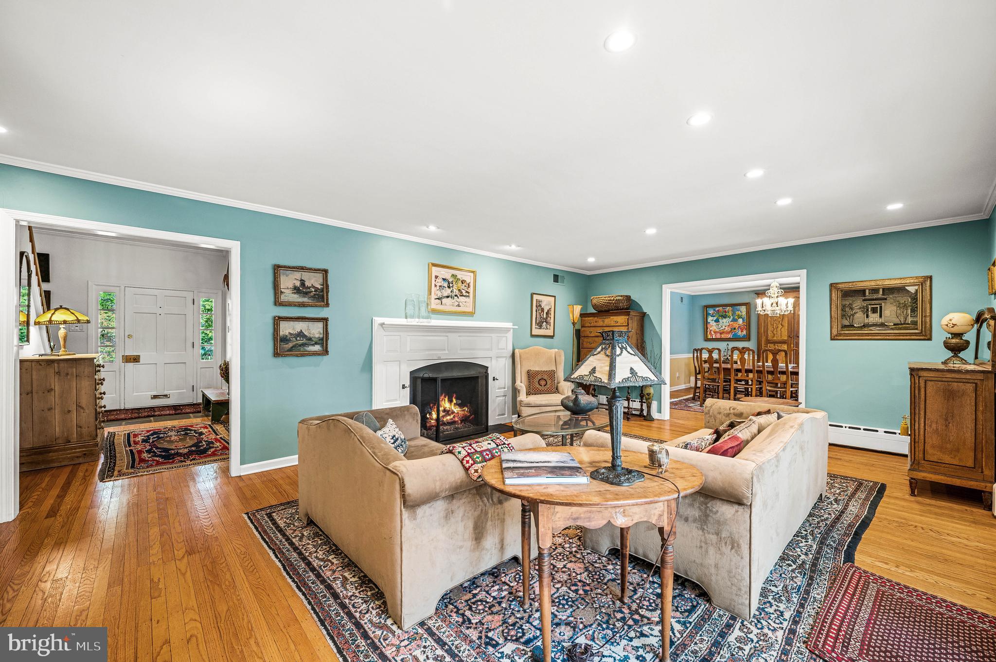 CHESTNUT HILL - Residential