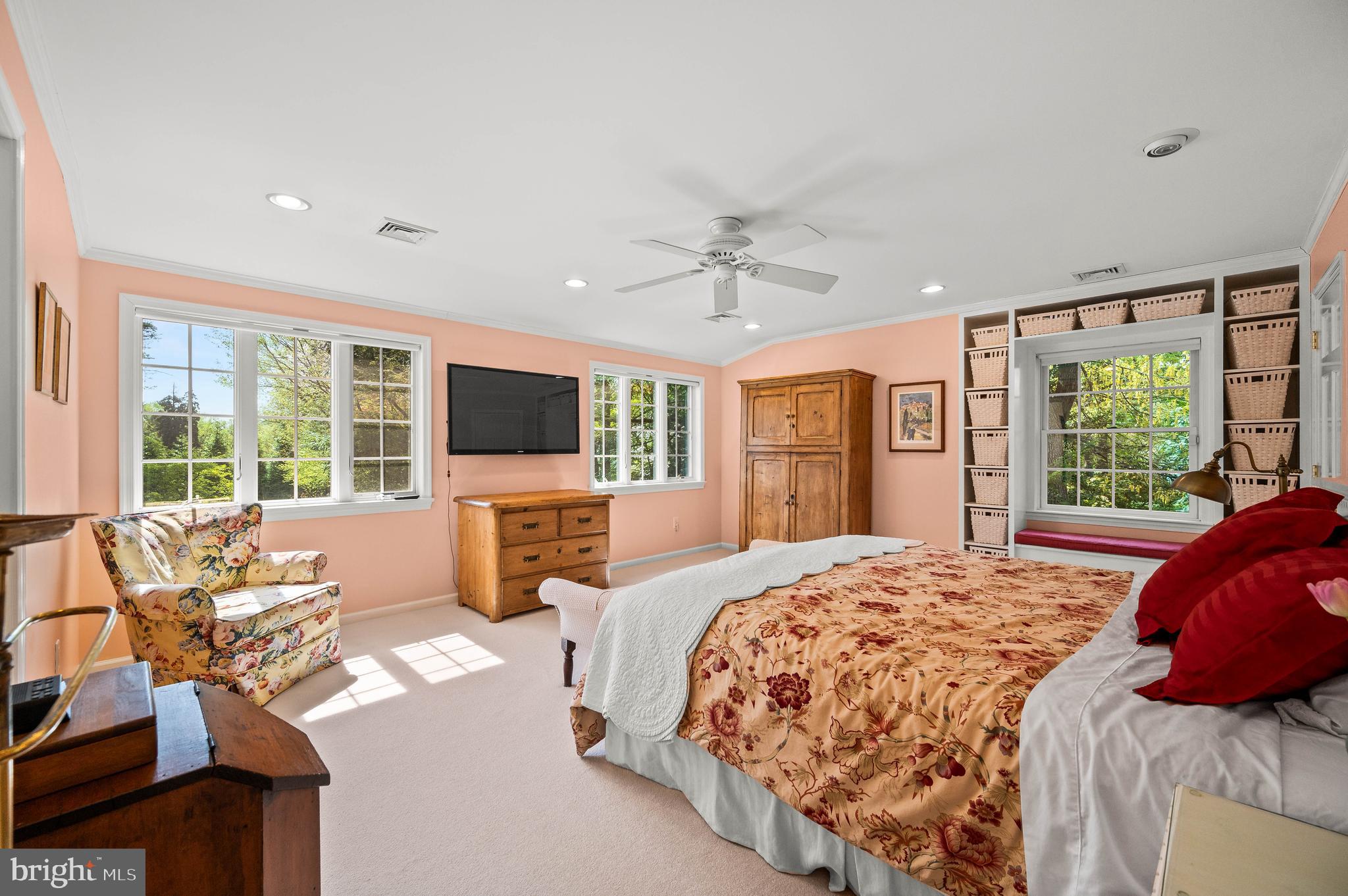 CHESTNUT HILL - Residential