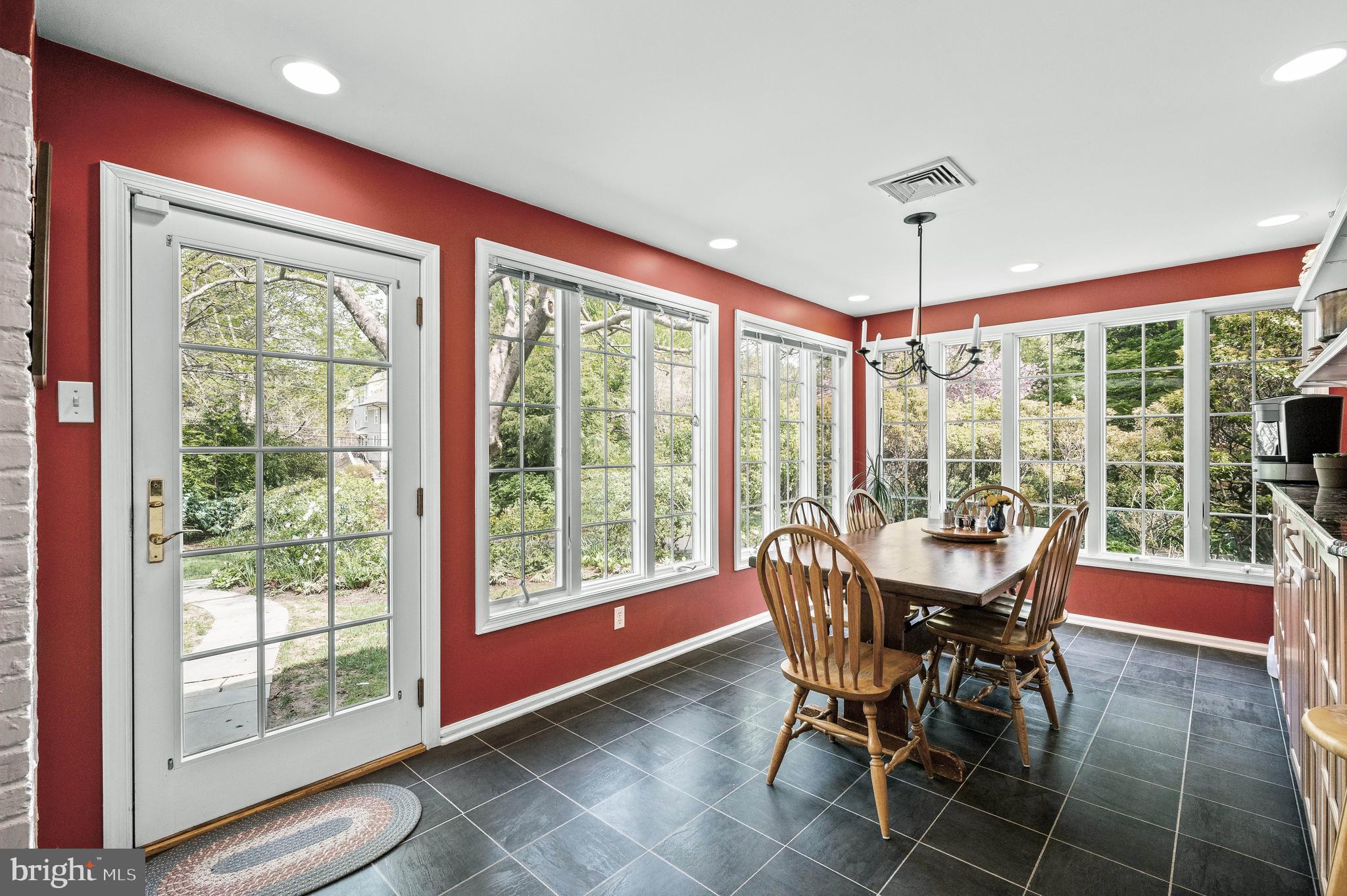 CHESTNUT HILL - Residential