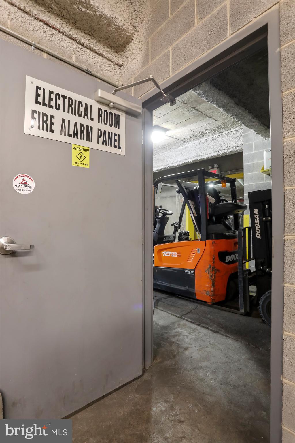 CHAMBERSBURG - Commercial Sale