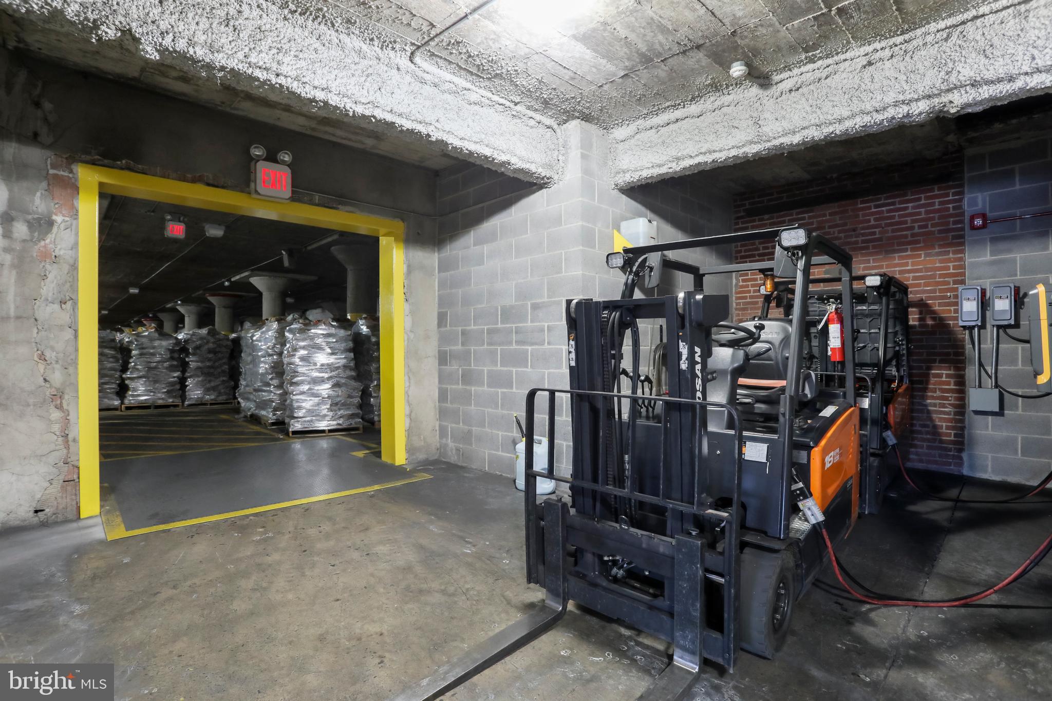 CHAMBERSBURG - Commercial Sale