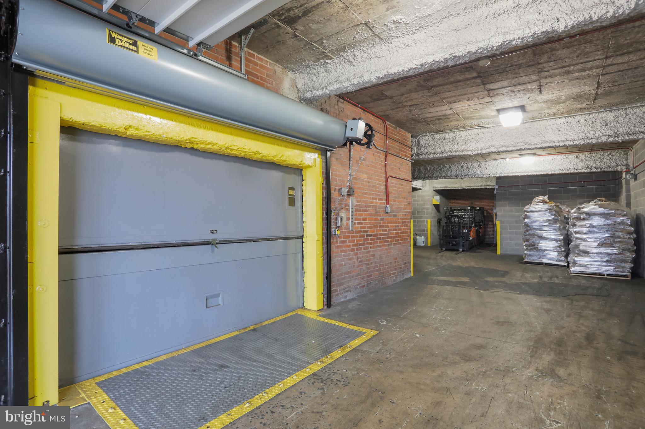 CHAMBERSBURG - Commercial Sale