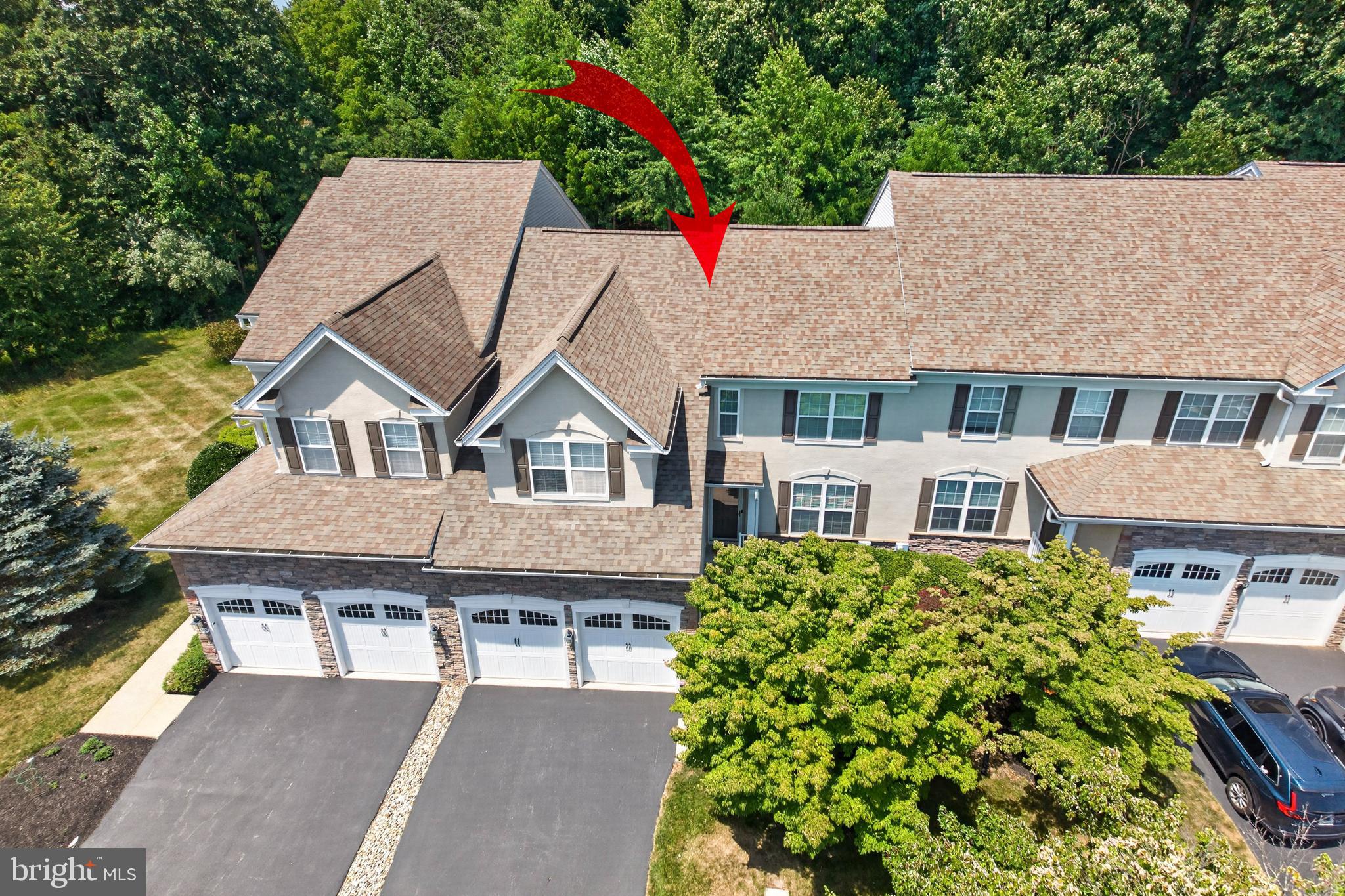 2232 PEMBROKE LANE