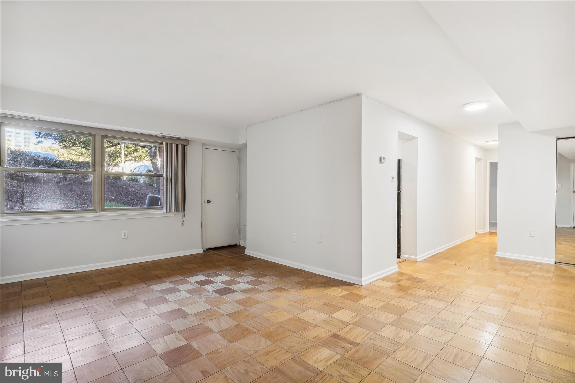 MAYFLOWER SQUARE - Residential