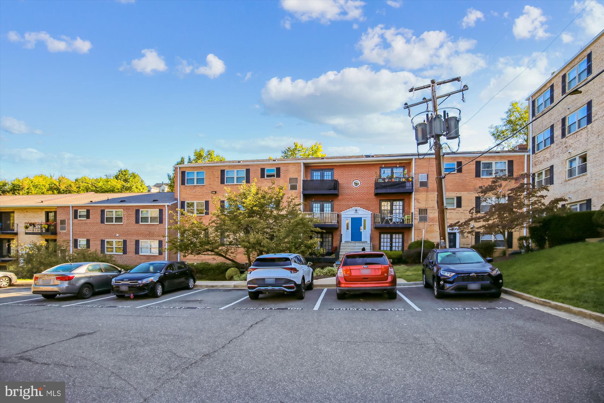 MAYFLOWER SQUARE - Residential