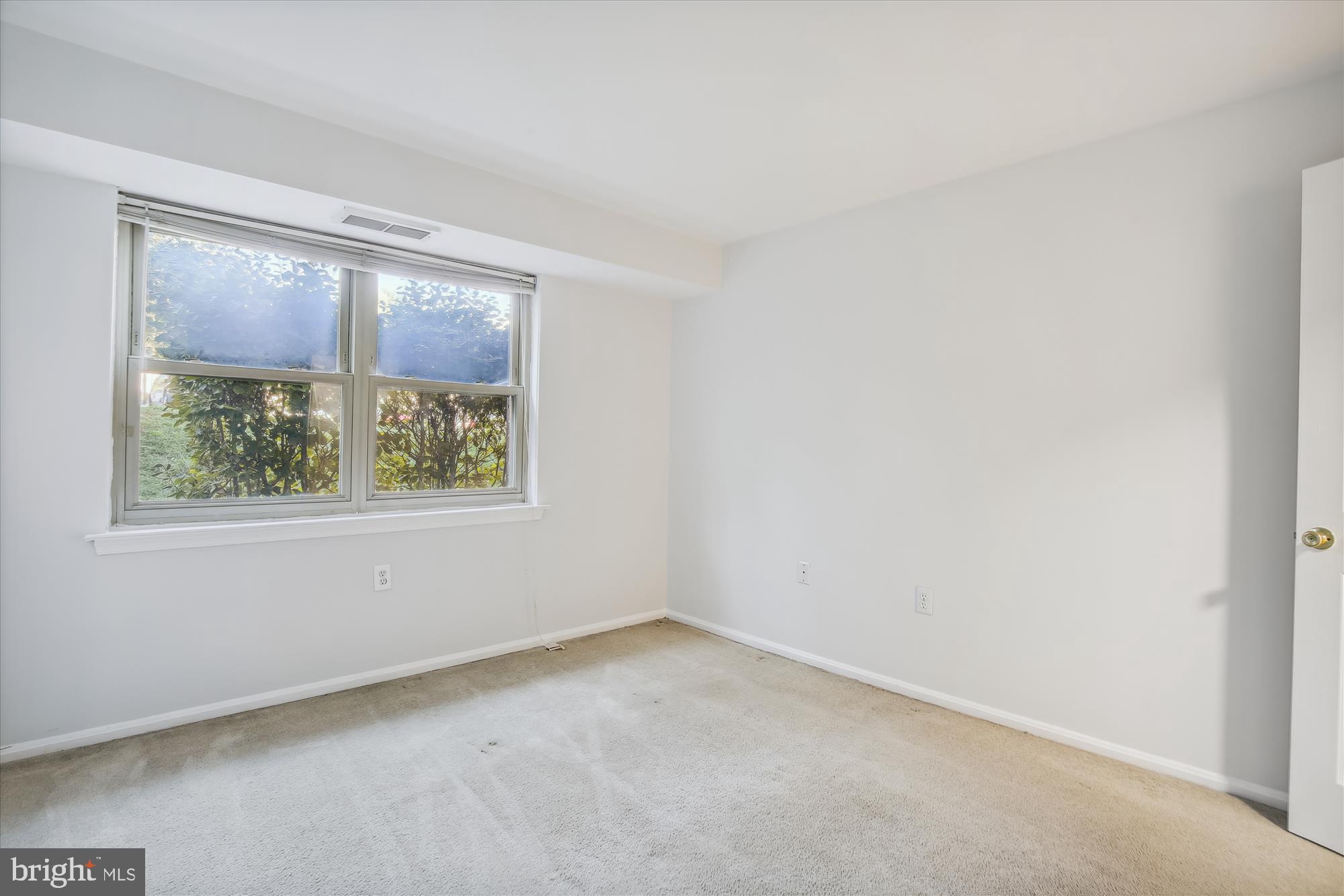 MAYFLOWER SQUARE - Residential