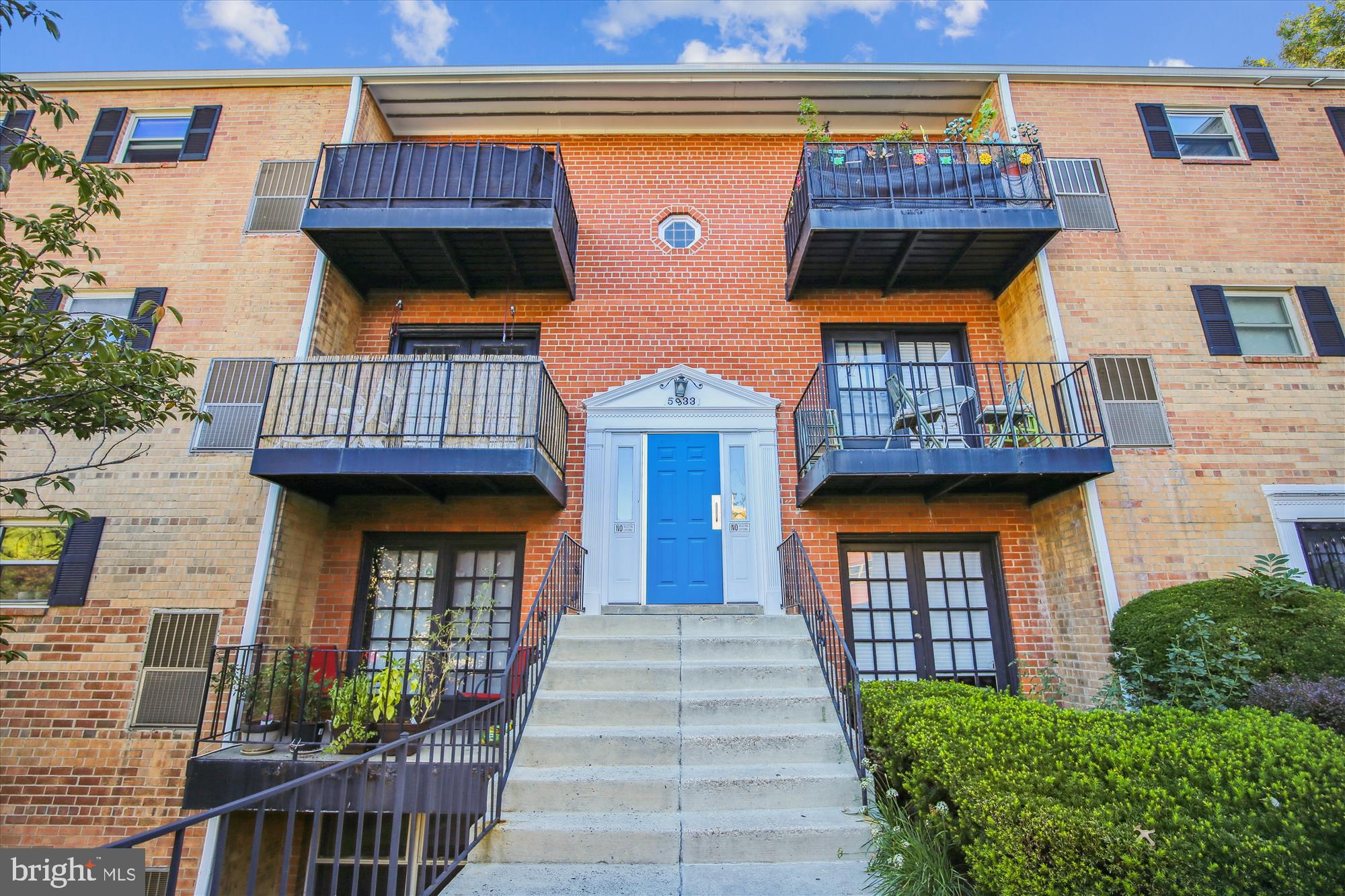 MAYFLOWER SQUARE - Residential