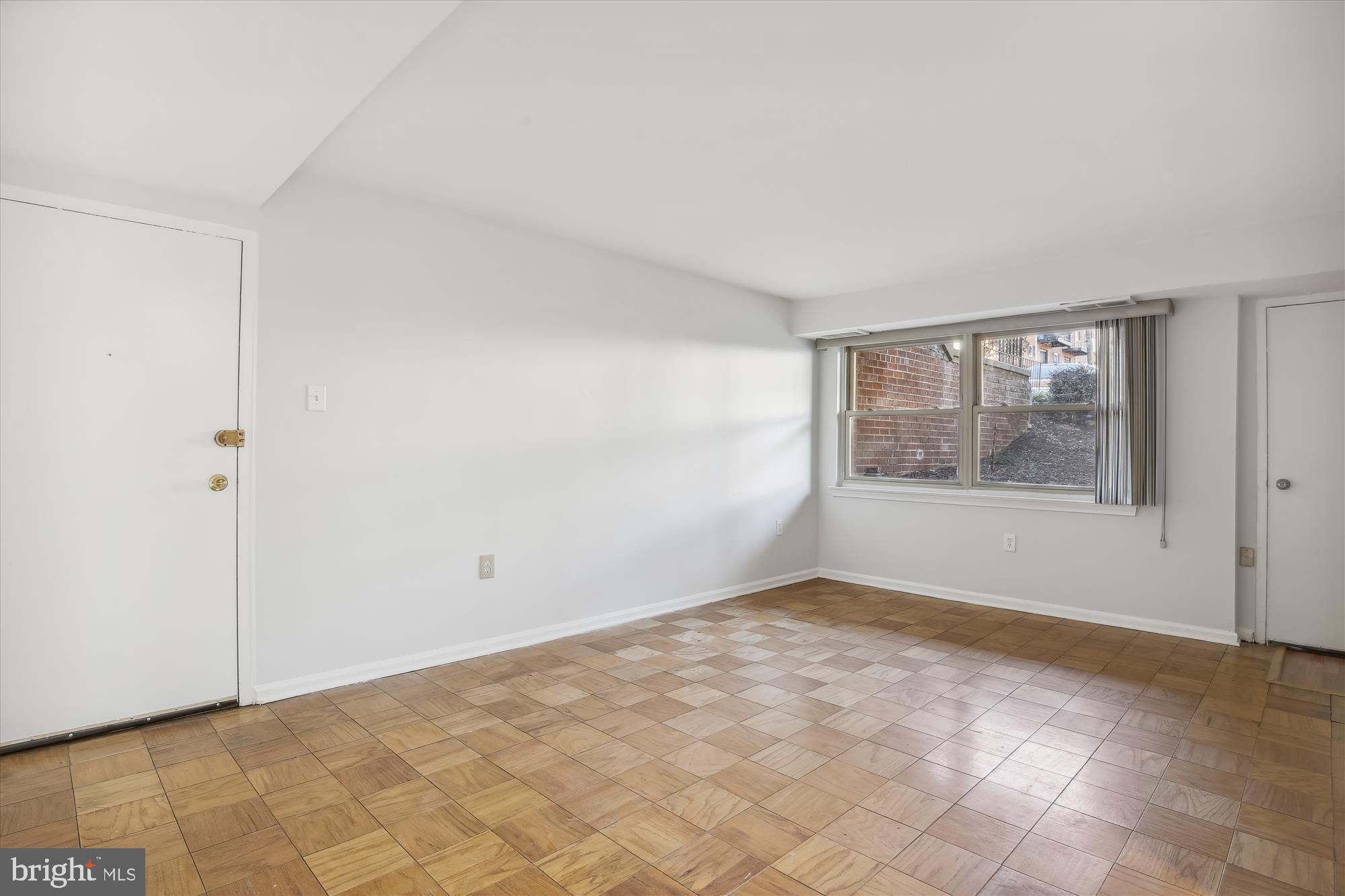 MAYFLOWER SQUARE - Residential