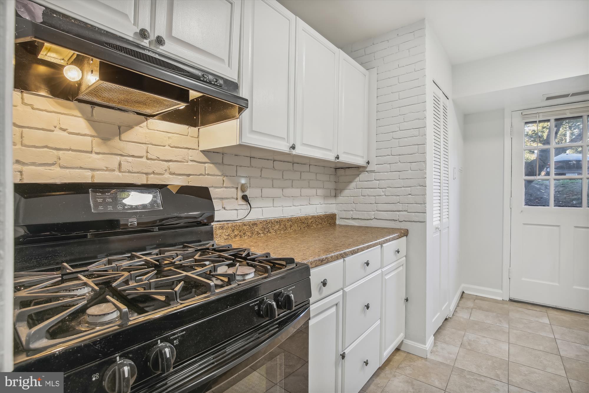 MAYFLOWER SQUARE - Residential