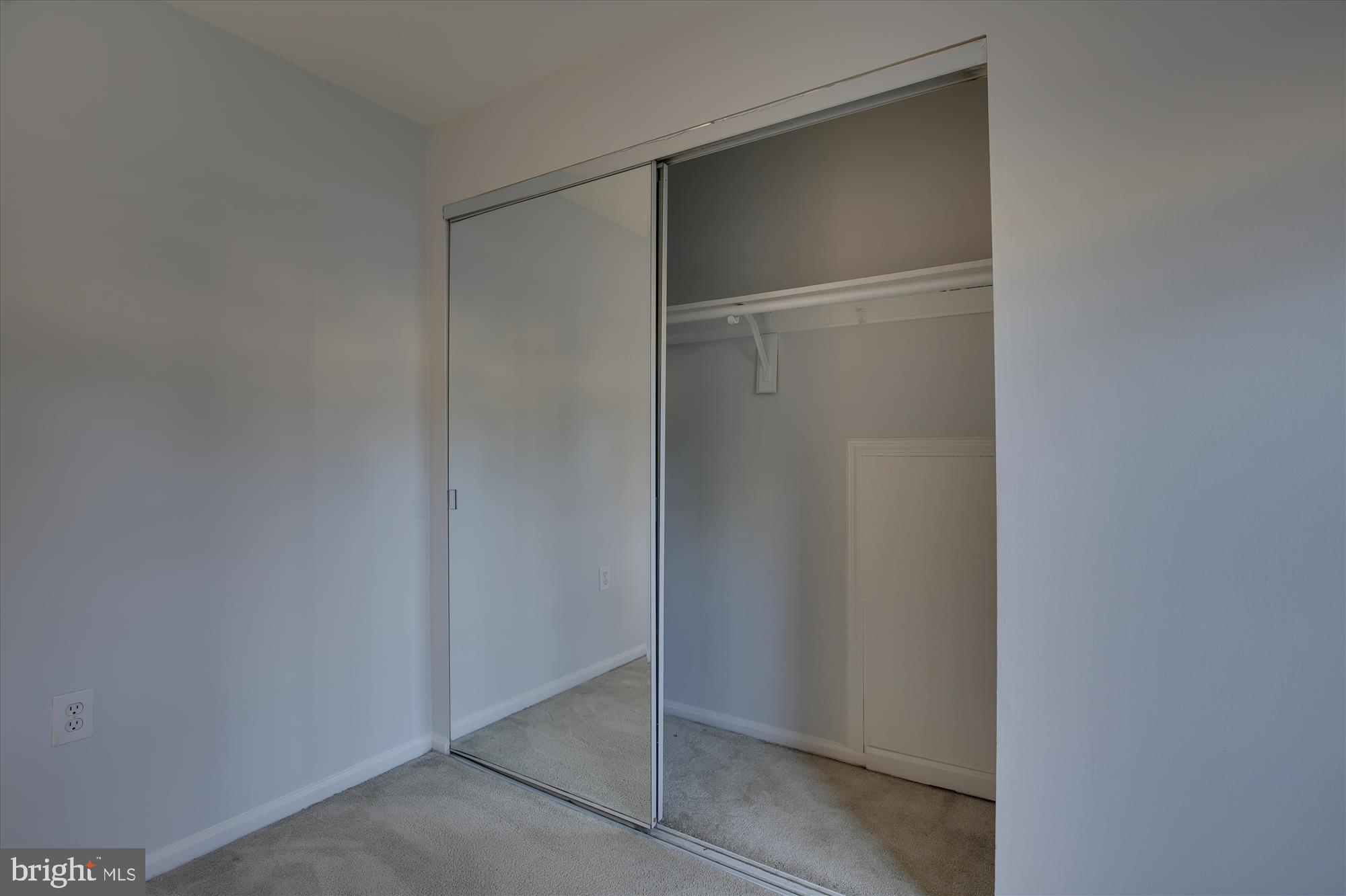 MAYFLOWER SQUARE - Residential