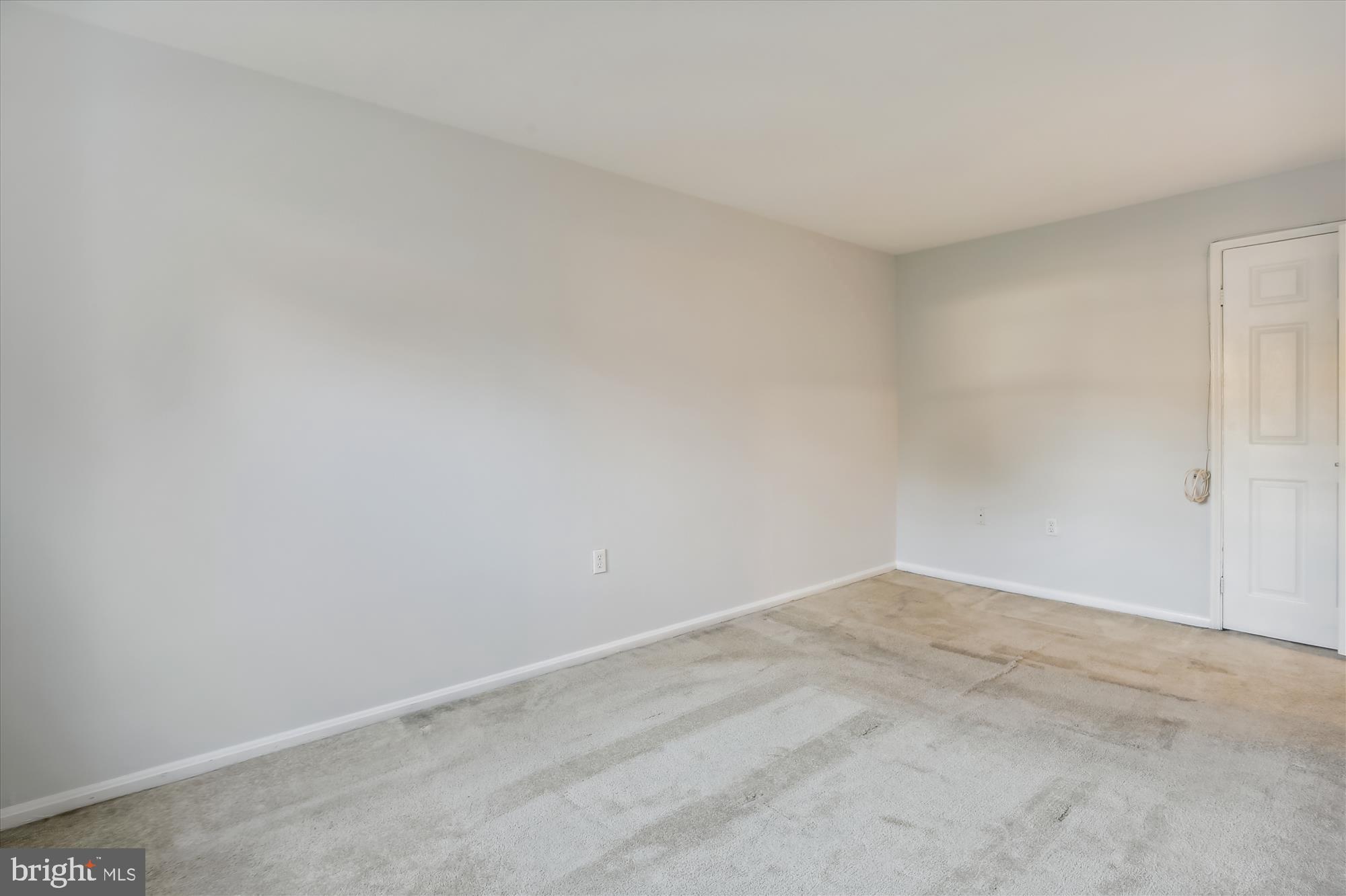 MAYFLOWER SQUARE - Residential