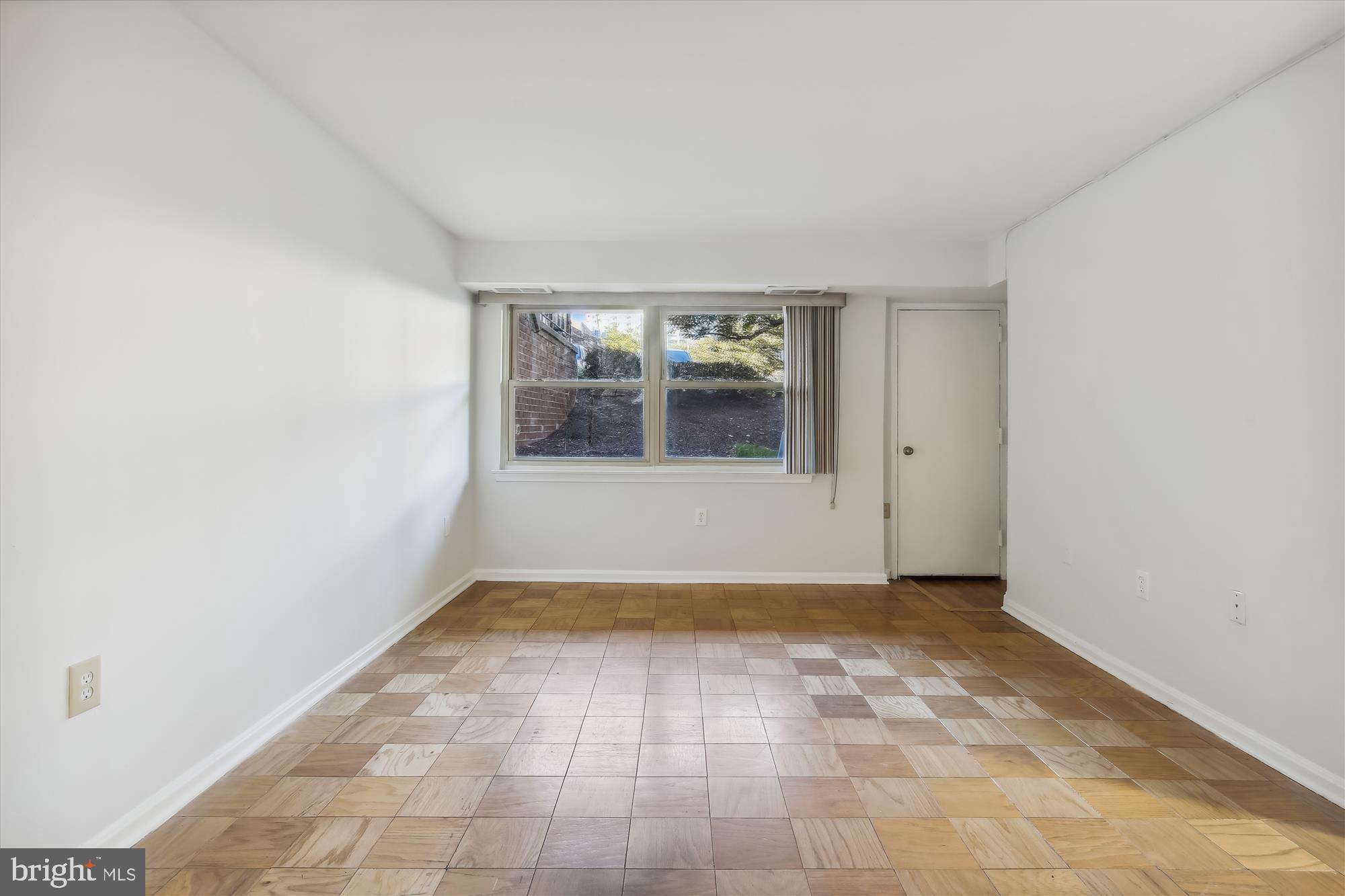 MAYFLOWER SQUARE - Residential