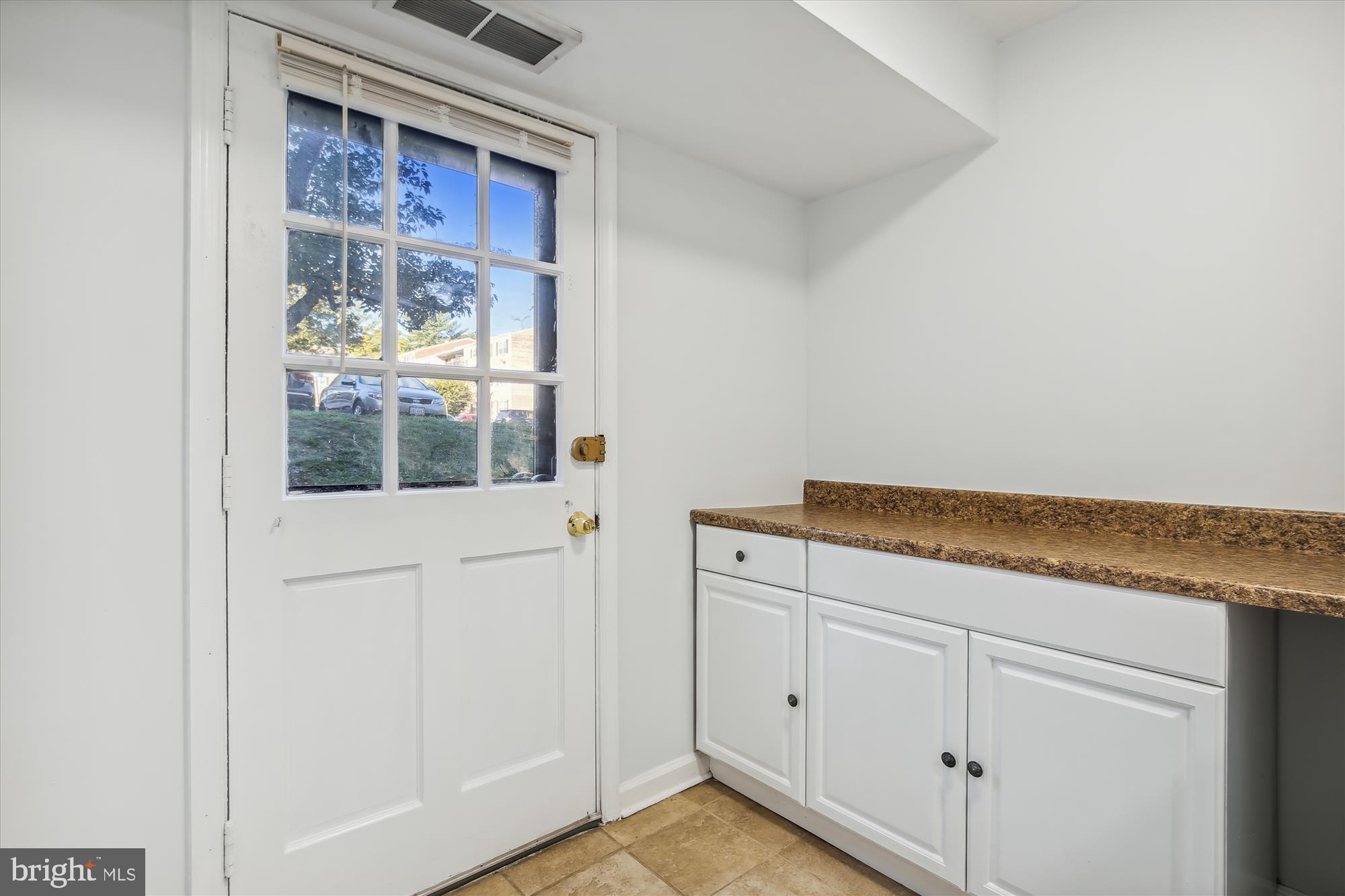 MAYFLOWER SQUARE - Residential