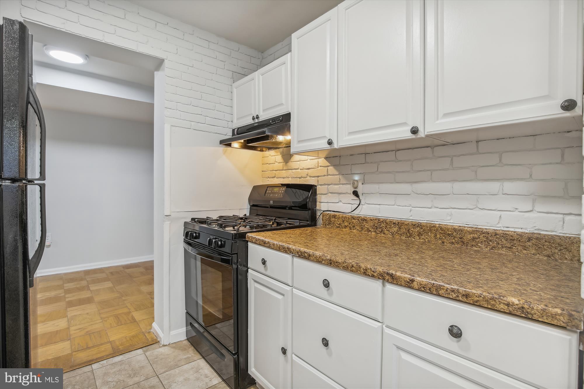 MAYFLOWER SQUARE - Residential