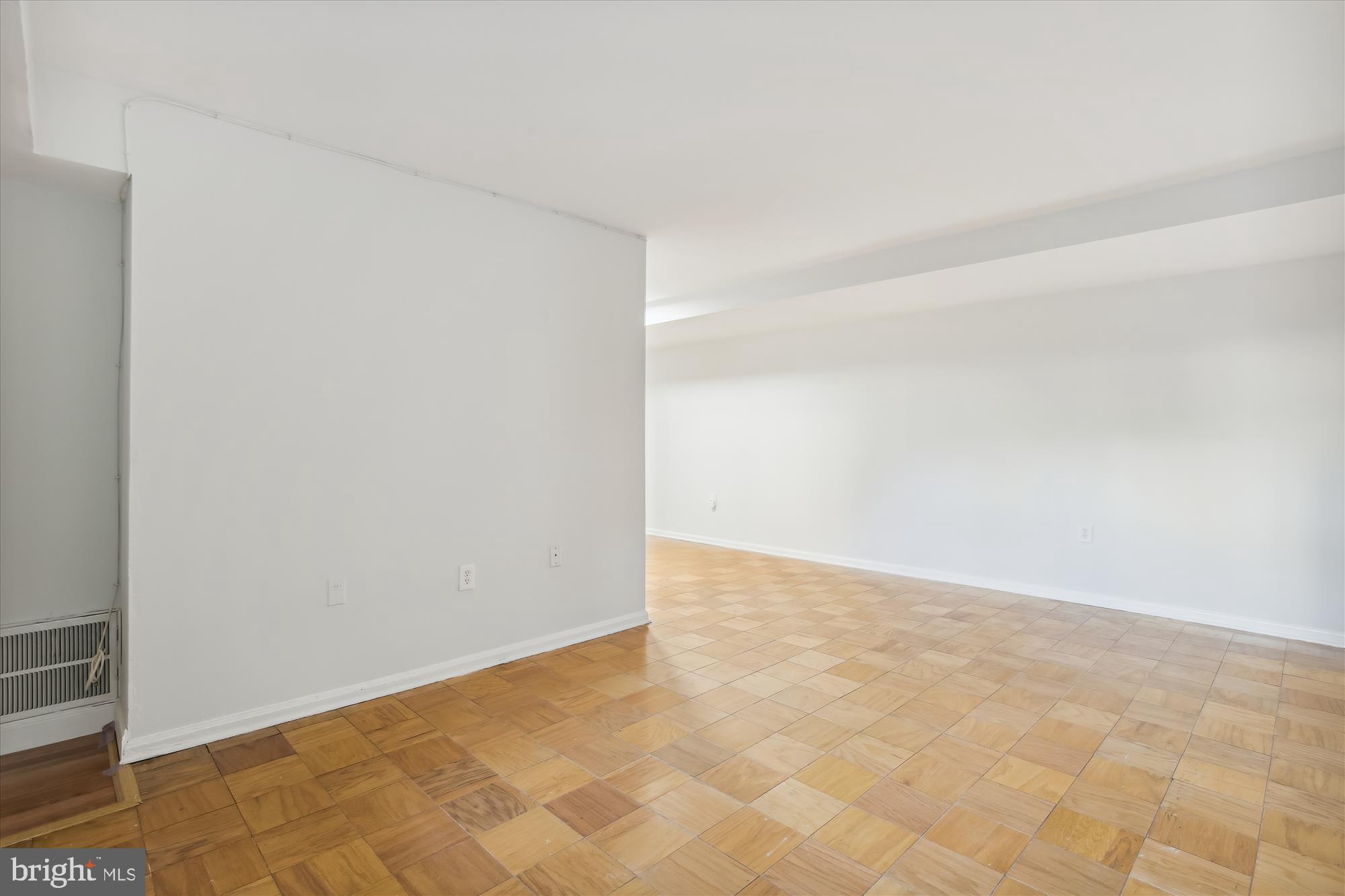 MAYFLOWER SQUARE - Residential