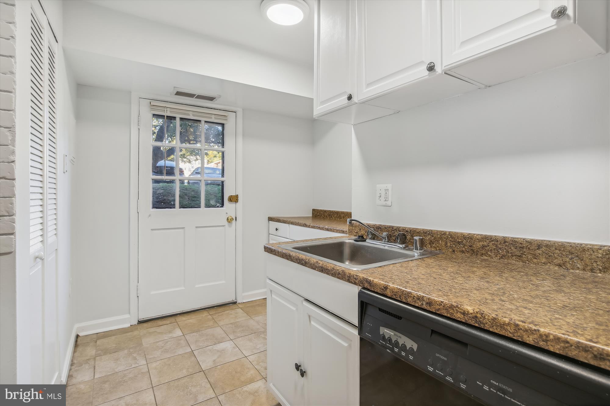 MAYFLOWER SQUARE - Residential