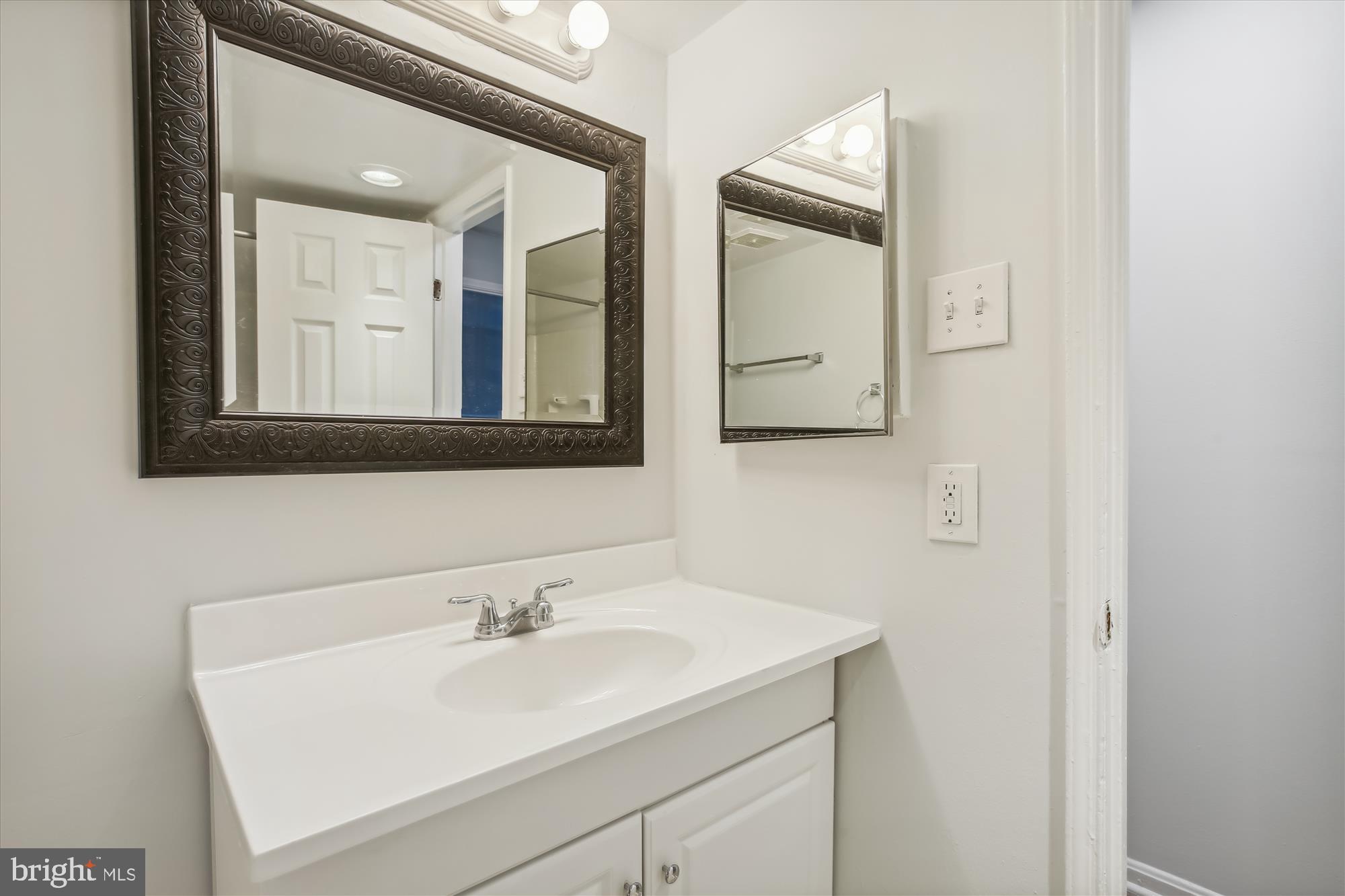 MAYFLOWER SQUARE - Residential