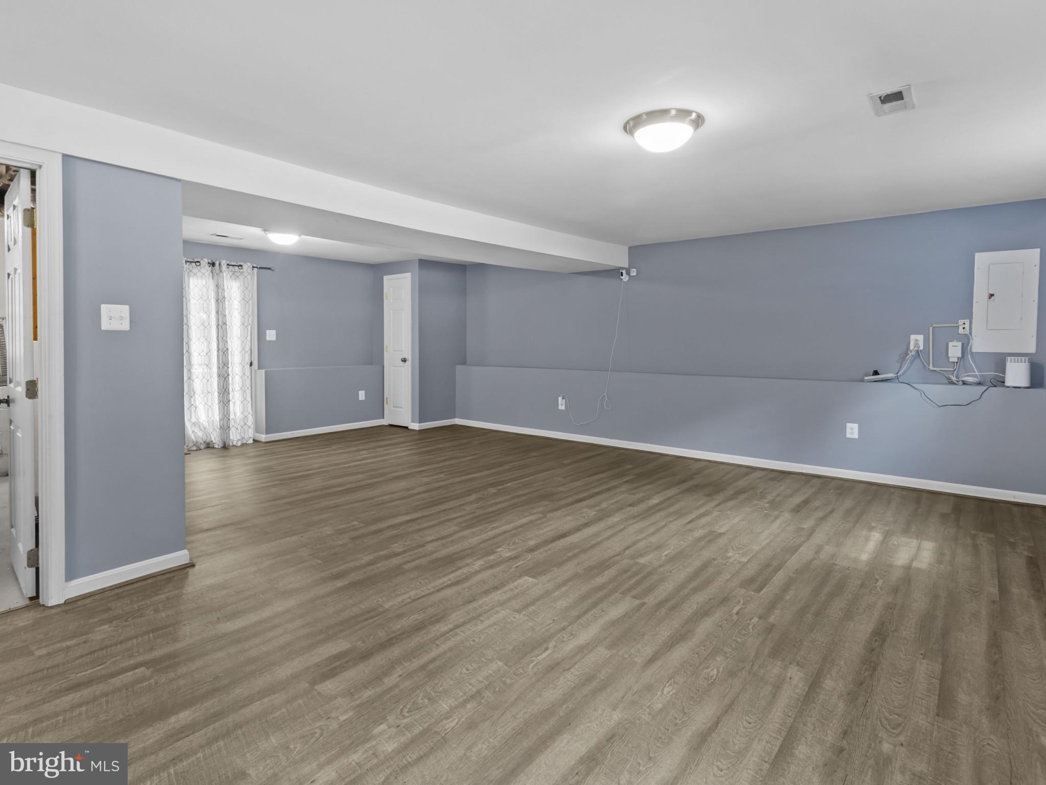 VILLAGE OF OAK GROVE - Residential Lease