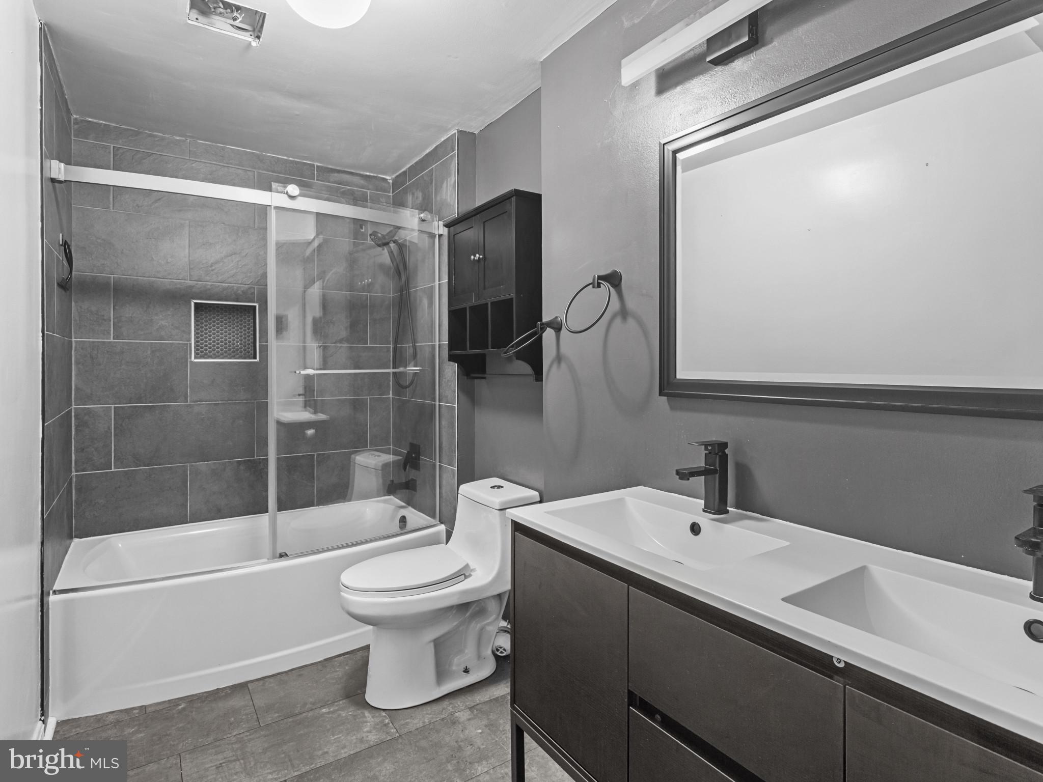 VILLAGE OF OAK GROVE - Residential Lease