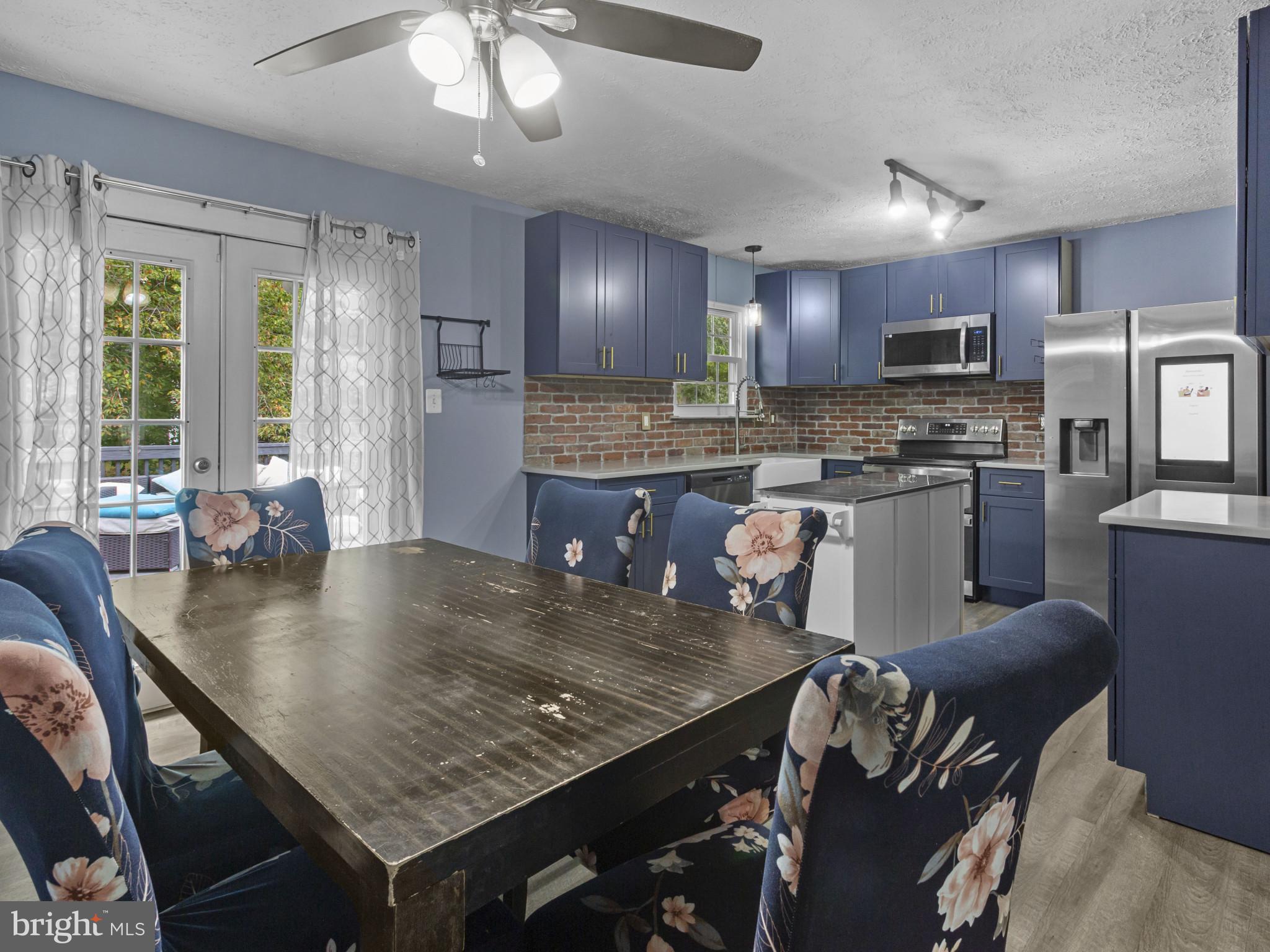 VILLAGE OF OAK GROVE - Residential Lease