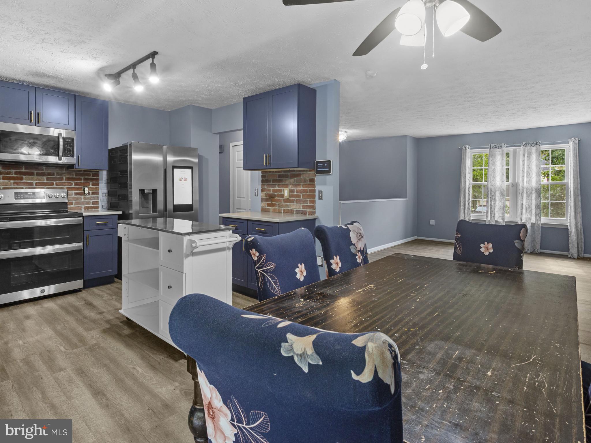 VILLAGE OF OAK GROVE - Residential Lease