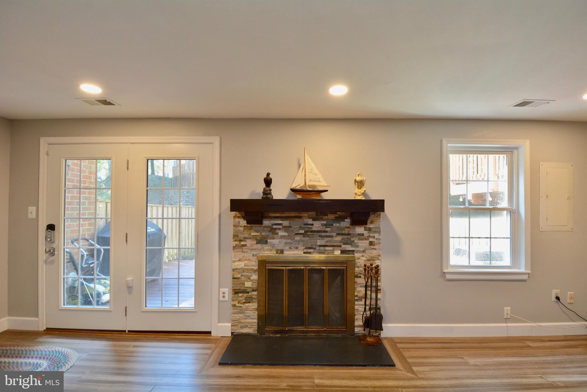 7212 GENTIAN COURT