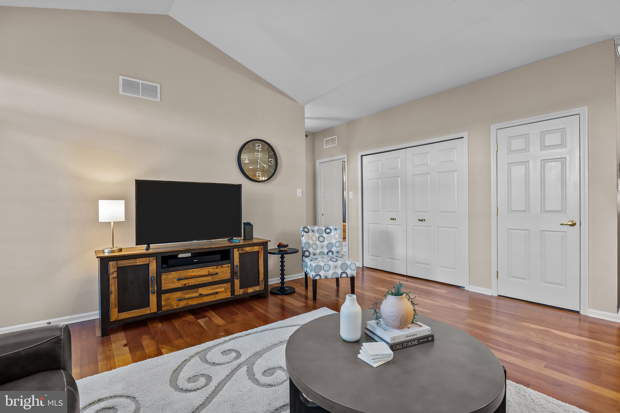 SMITHS CORNER - Residential