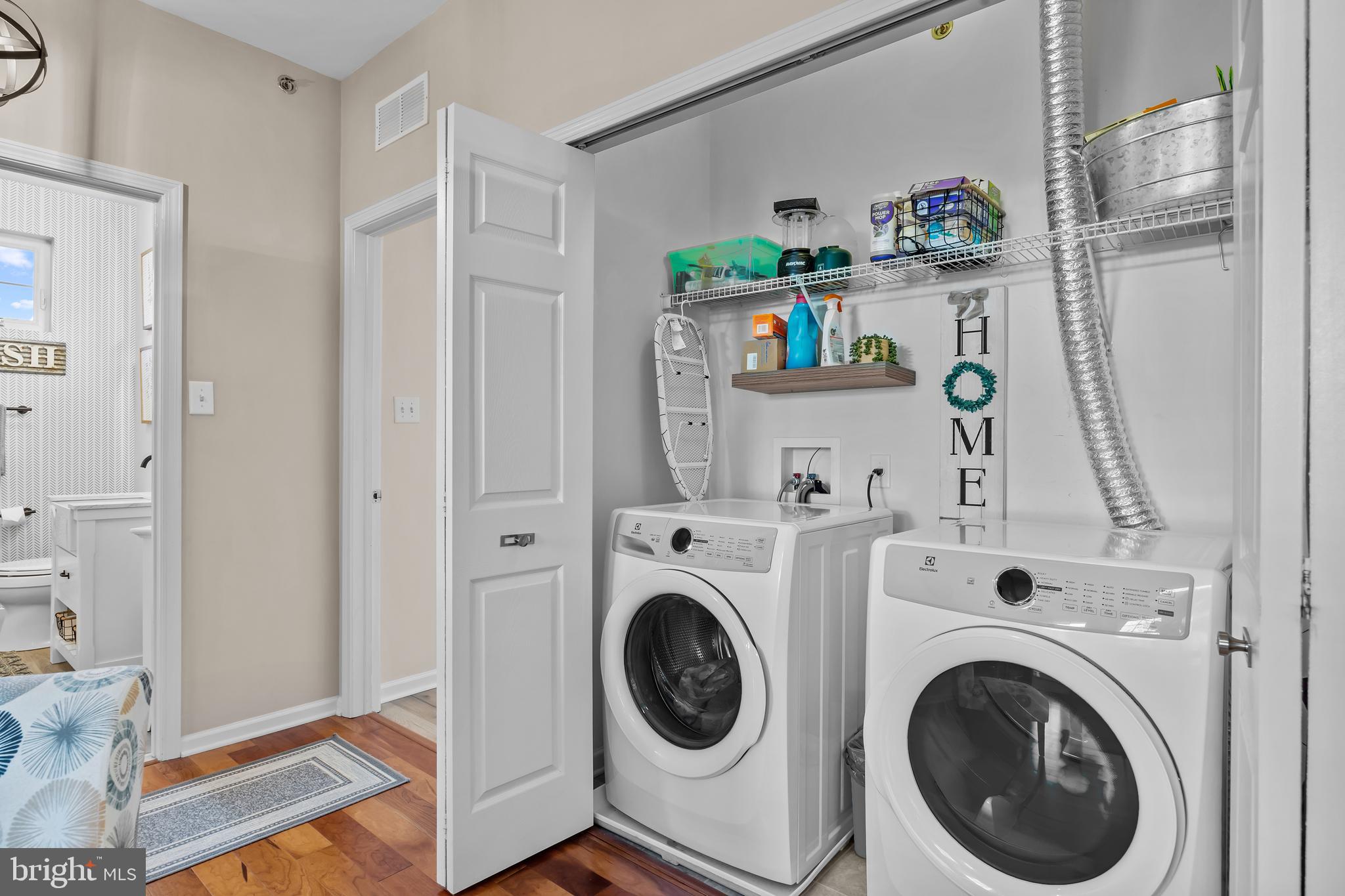 SMITHS CORNER - Residential