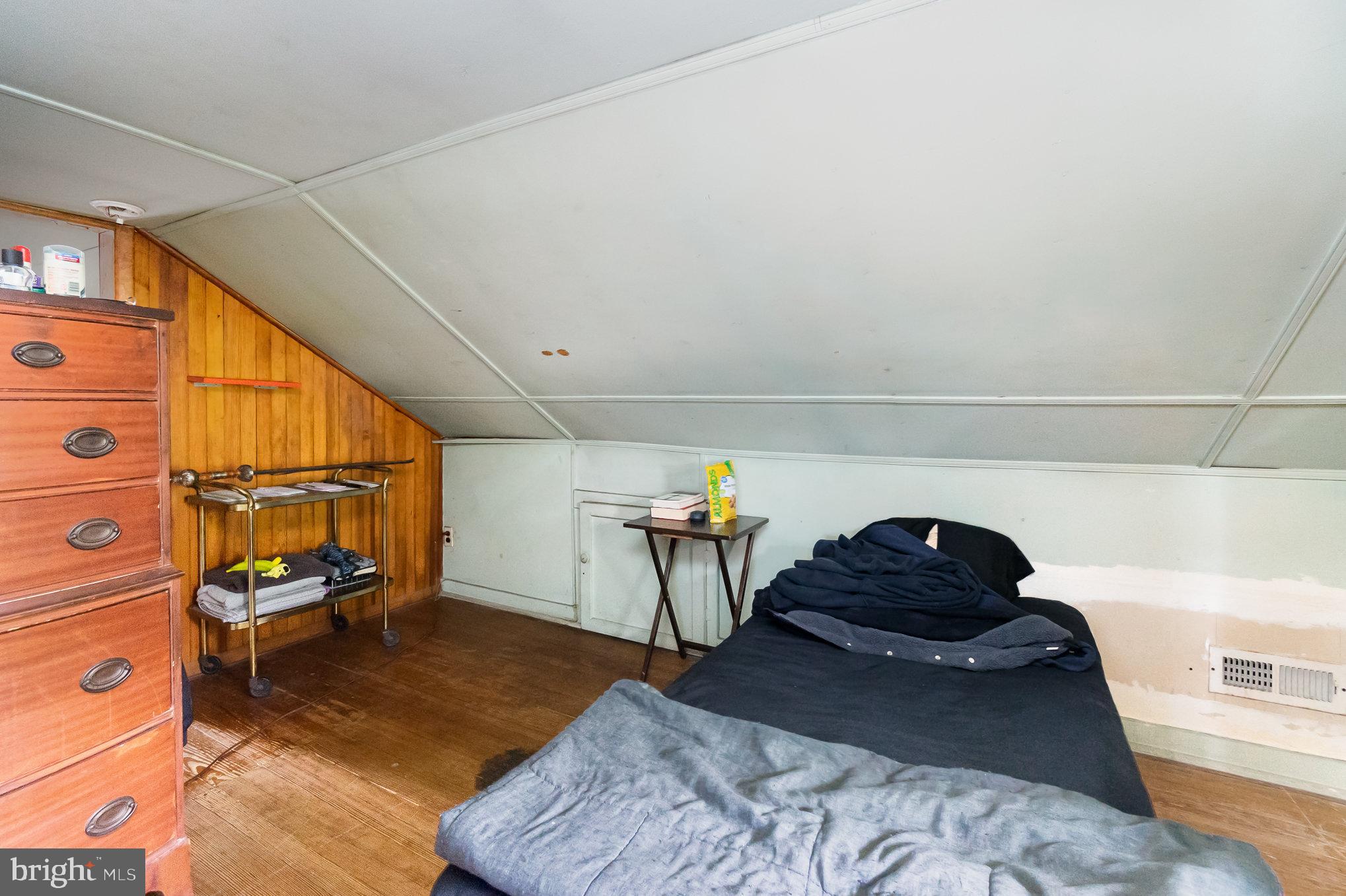 GRAY MANOR - Residential