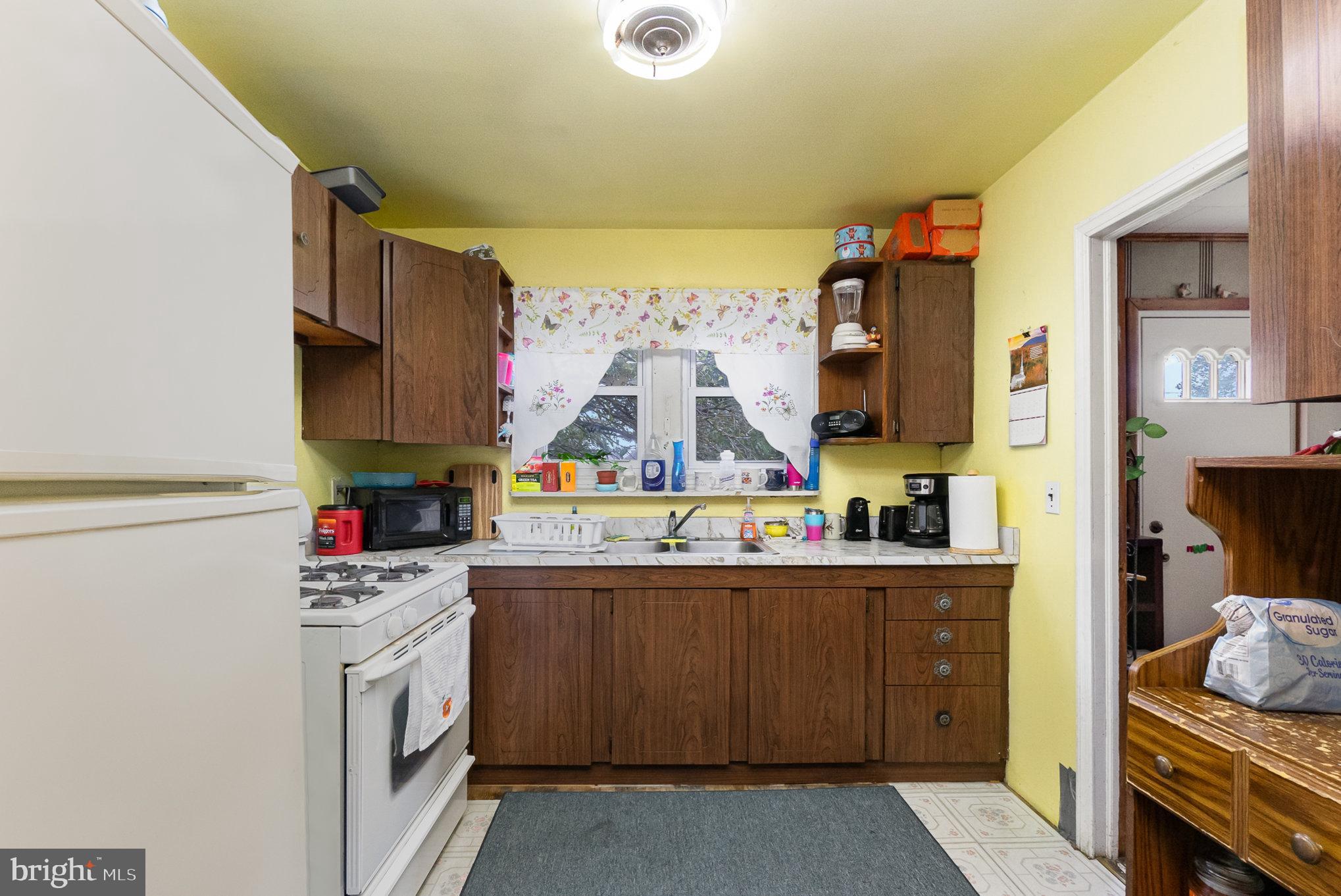 GRAY MANOR - Residential